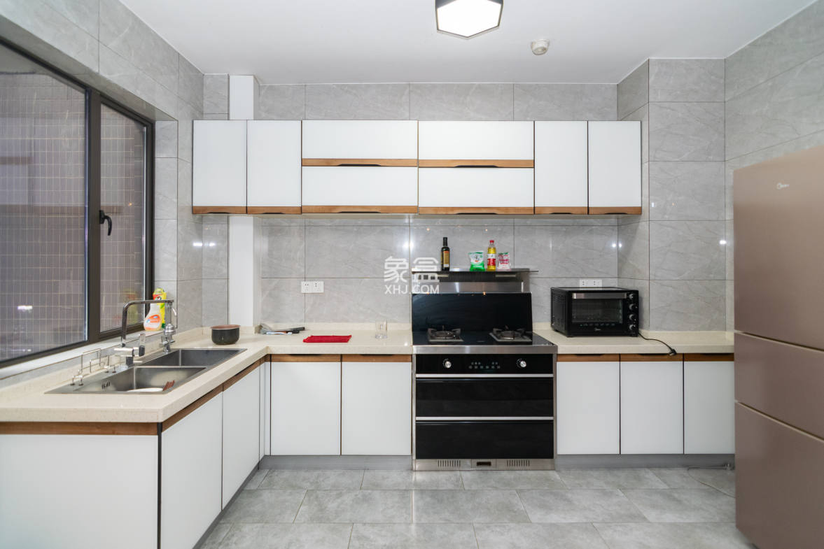 润和长郡(润和紫郡二三期)  4室2厅2卫    108.0万 润和长郡(润和紫郡二三期)  4室2厅2卫    108.0万厨房