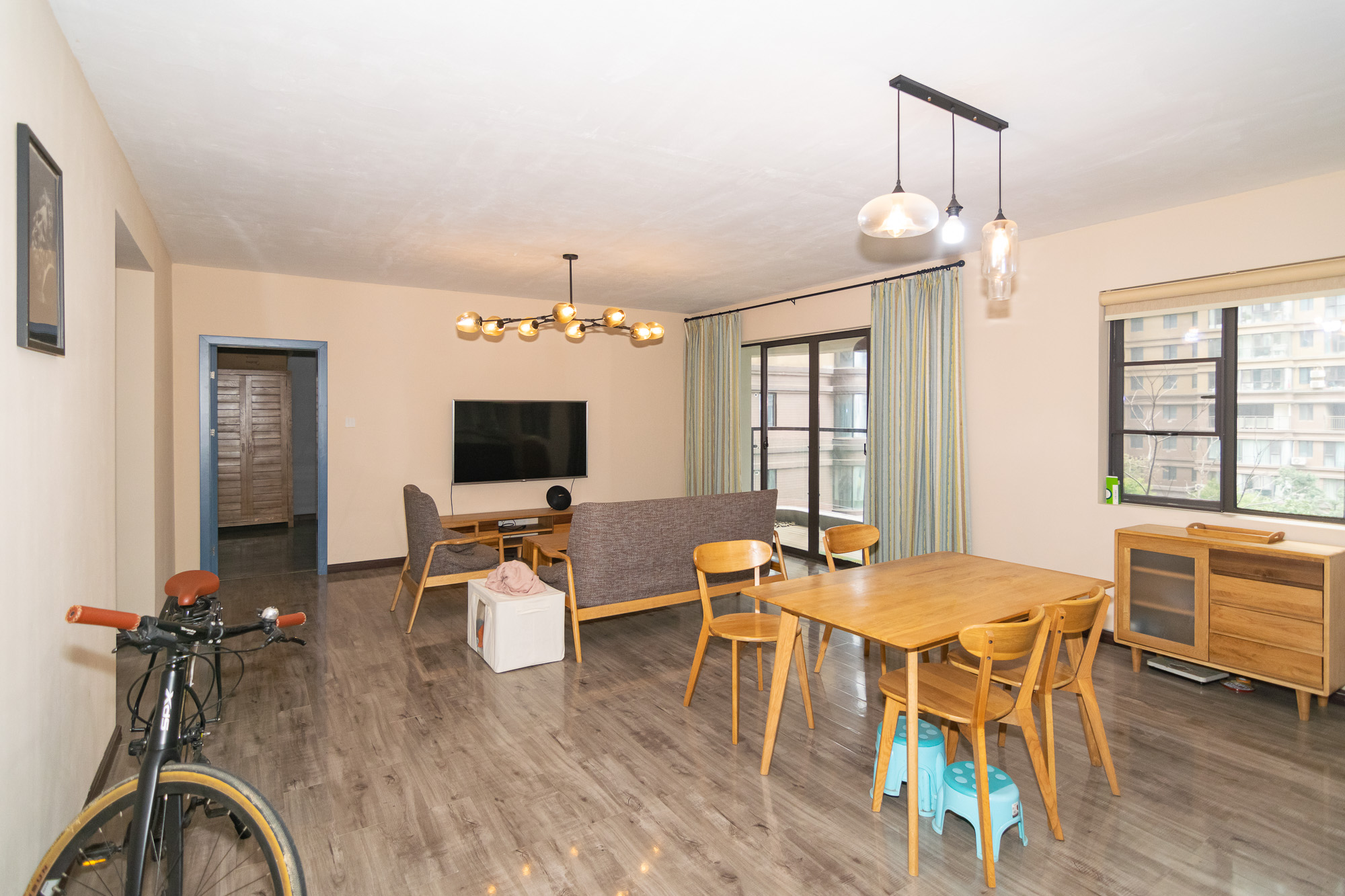 润和长郡(润和紫郡二三期)  4室2厅2卫    108.0万 润和长郡(润和紫郡二三期)  4室2厅2卫    108.0万客厅