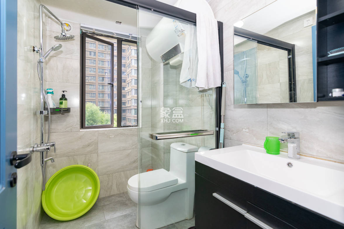 润和长郡(润和紫郡二三期)  4室2厅2卫    108.0万 润和长郡(润和紫郡二三期)  4室2厅2卫    108.0万卫生间