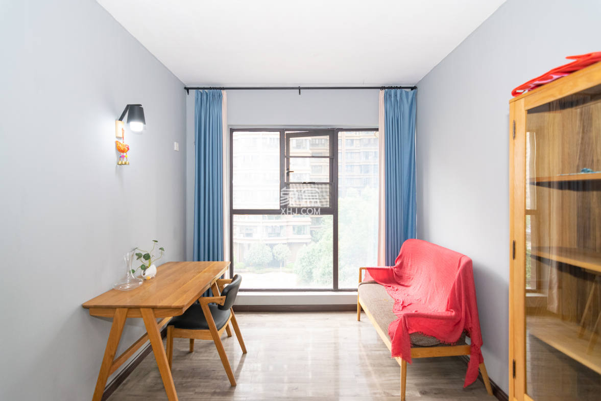 润和长郡(润和紫郡二三期)  4室2厅2卫    108.0万 润和长郡(润和紫郡二三期)  4室2厅2卫    108.0万卧室