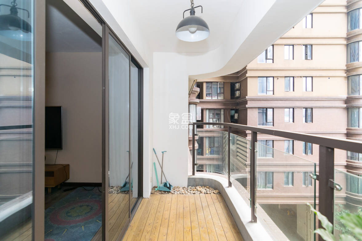 润和长郡(润和紫郡二三期)  4室2厅2卫    108.0万 润和长郡(润和紫郡二三期)  4室2厅2卫    108.0万阳台