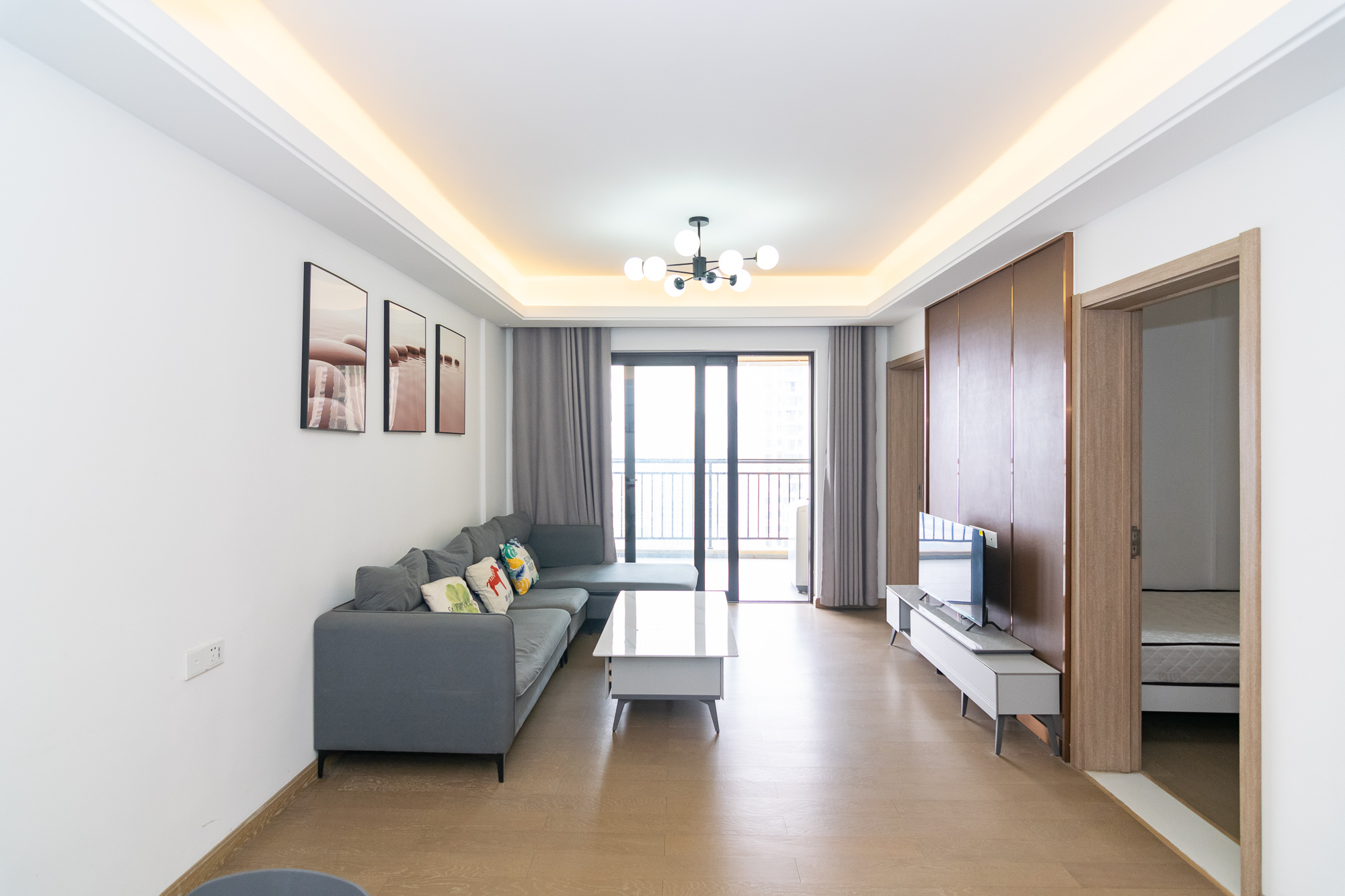 美的翰城 3室2厅1卫 57.9万 美的翰城 3室2厅1卫 57.9万客厅