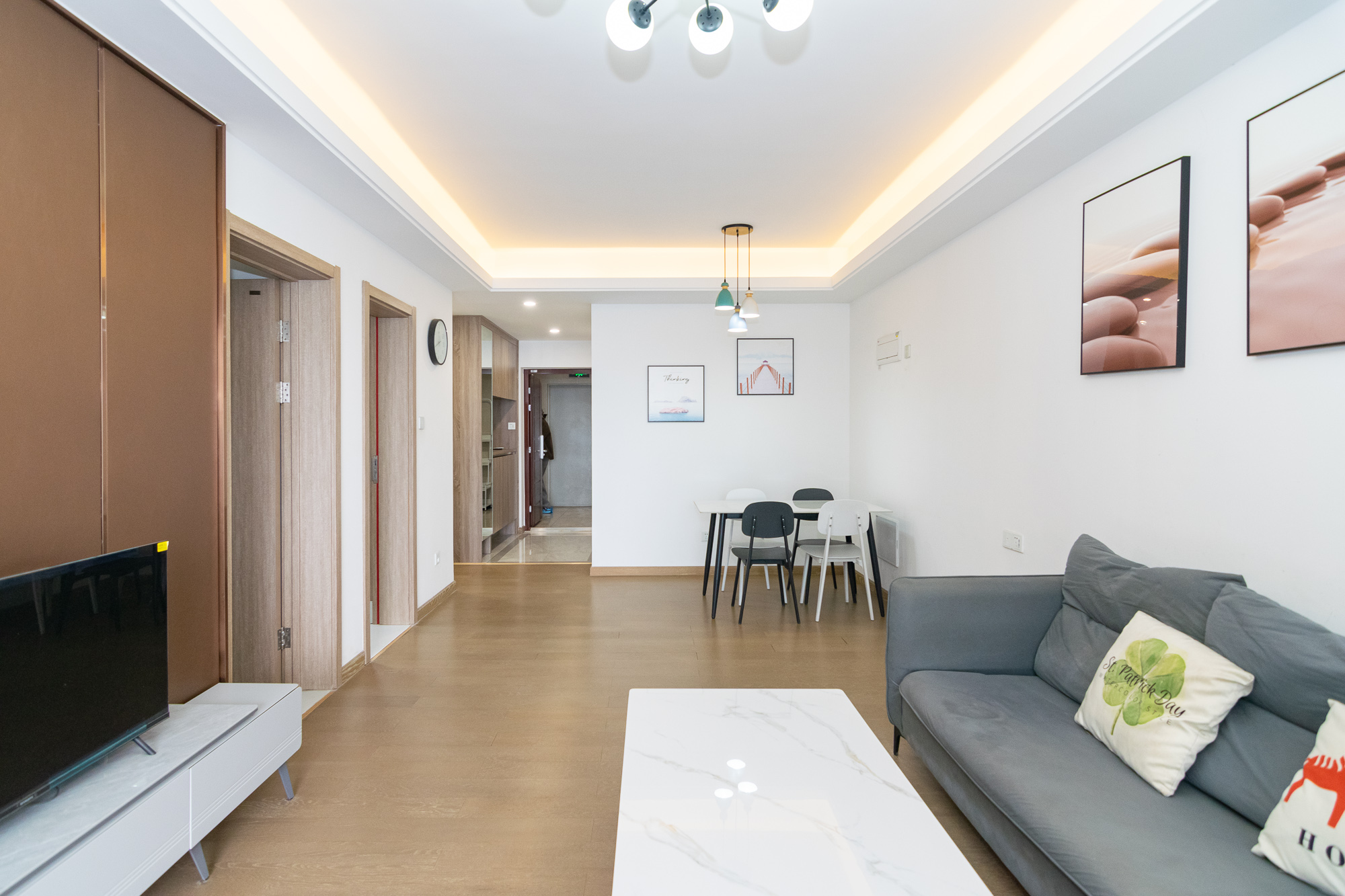 美的翰城 3室2厅1卫 57.9万 美的翰城 3室2厅1卫 57.9万客厅