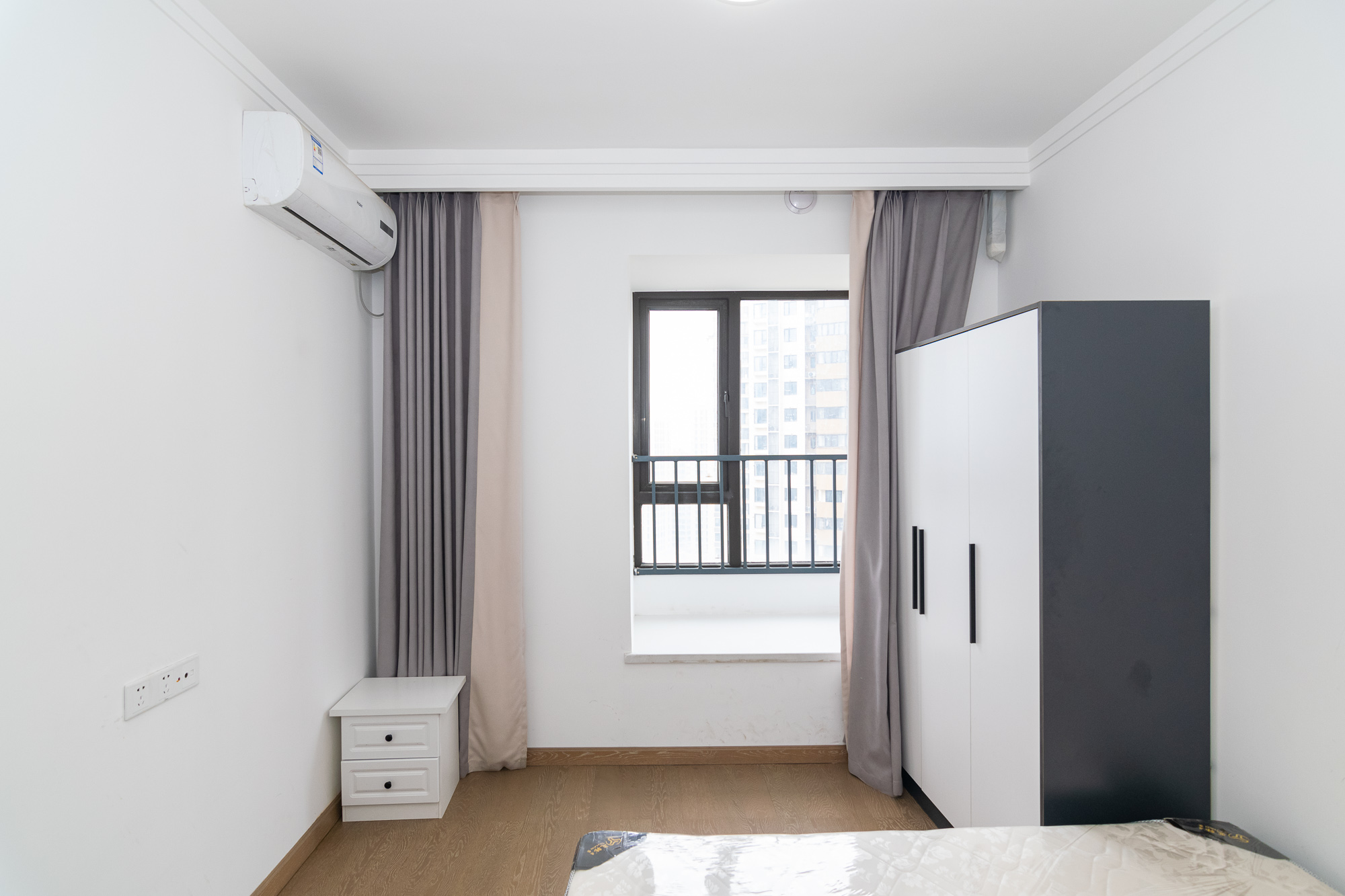 美的翰城 3室2厅1卫 57.9万 美的翰城 3室2厅1卫 57.9万卧室