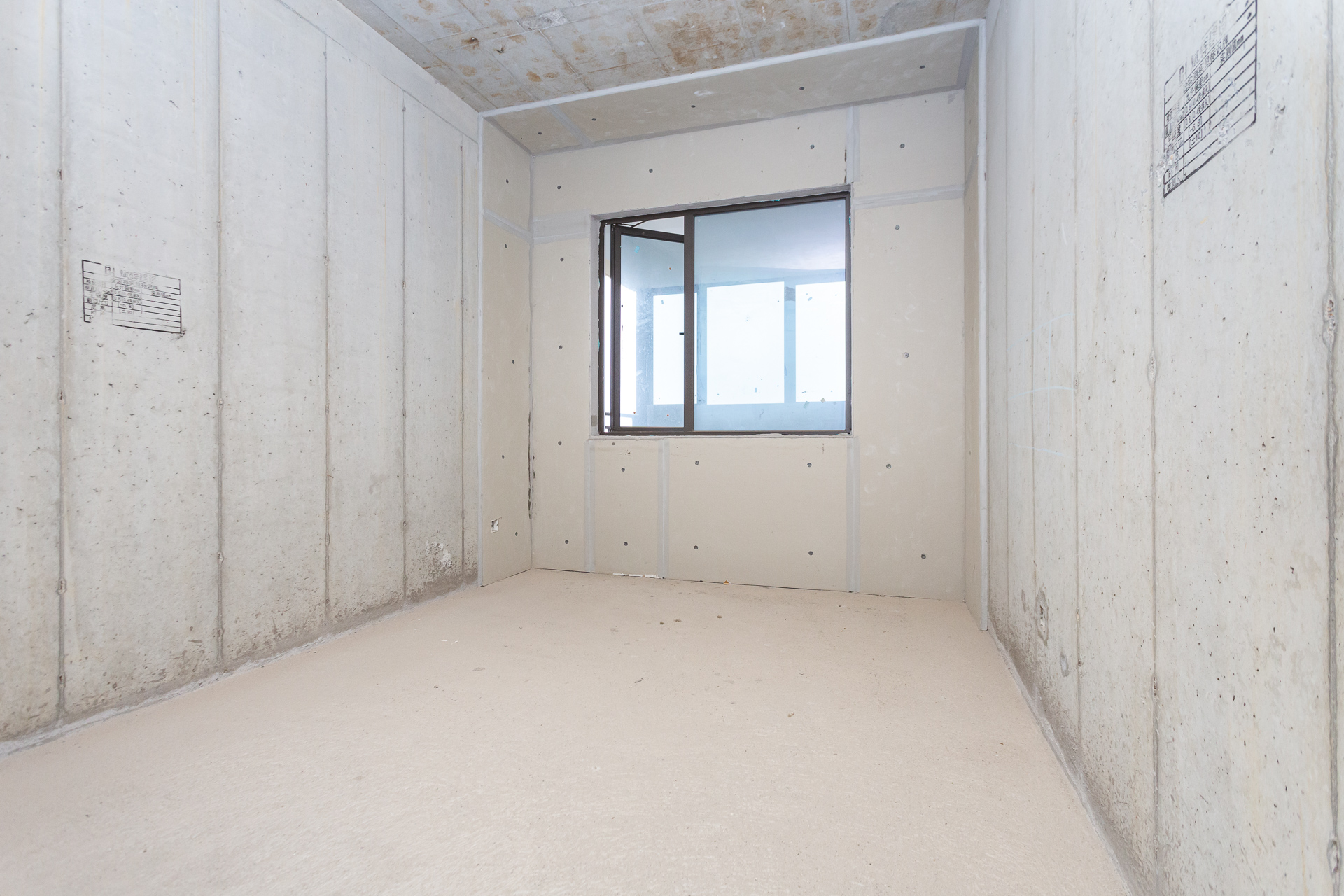 润和湘江天地E区 4室2厅2卫 235.0万 润和湘江天地E区 4室2厅2卫 235.0万卧室