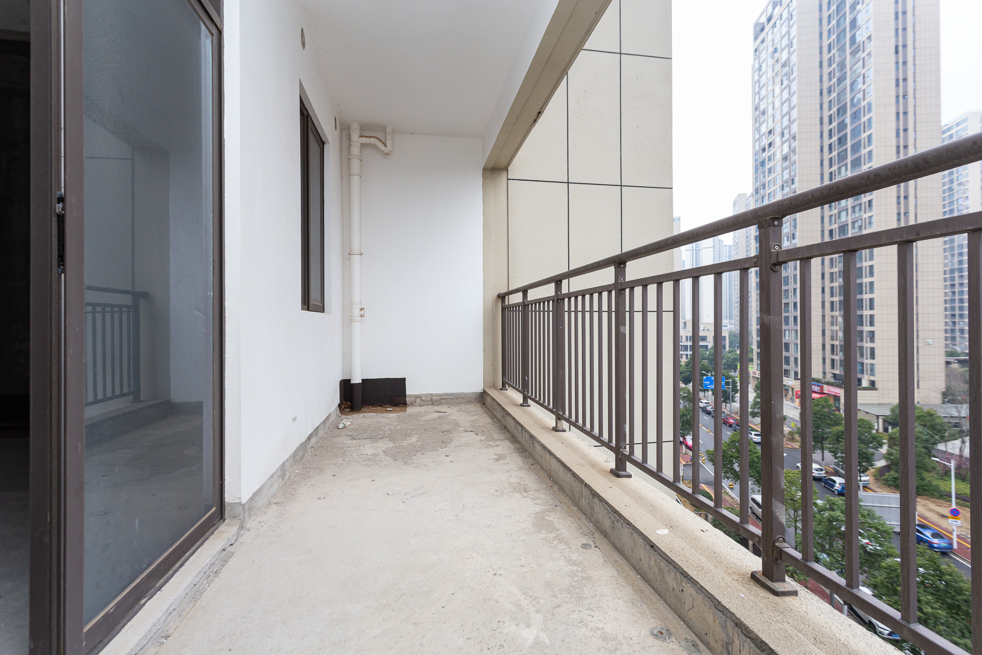 润和湘江天地E区 4室2厅2卫 235.0万 润和湘江天地E区 4室2厅2卫 235.0万阳台