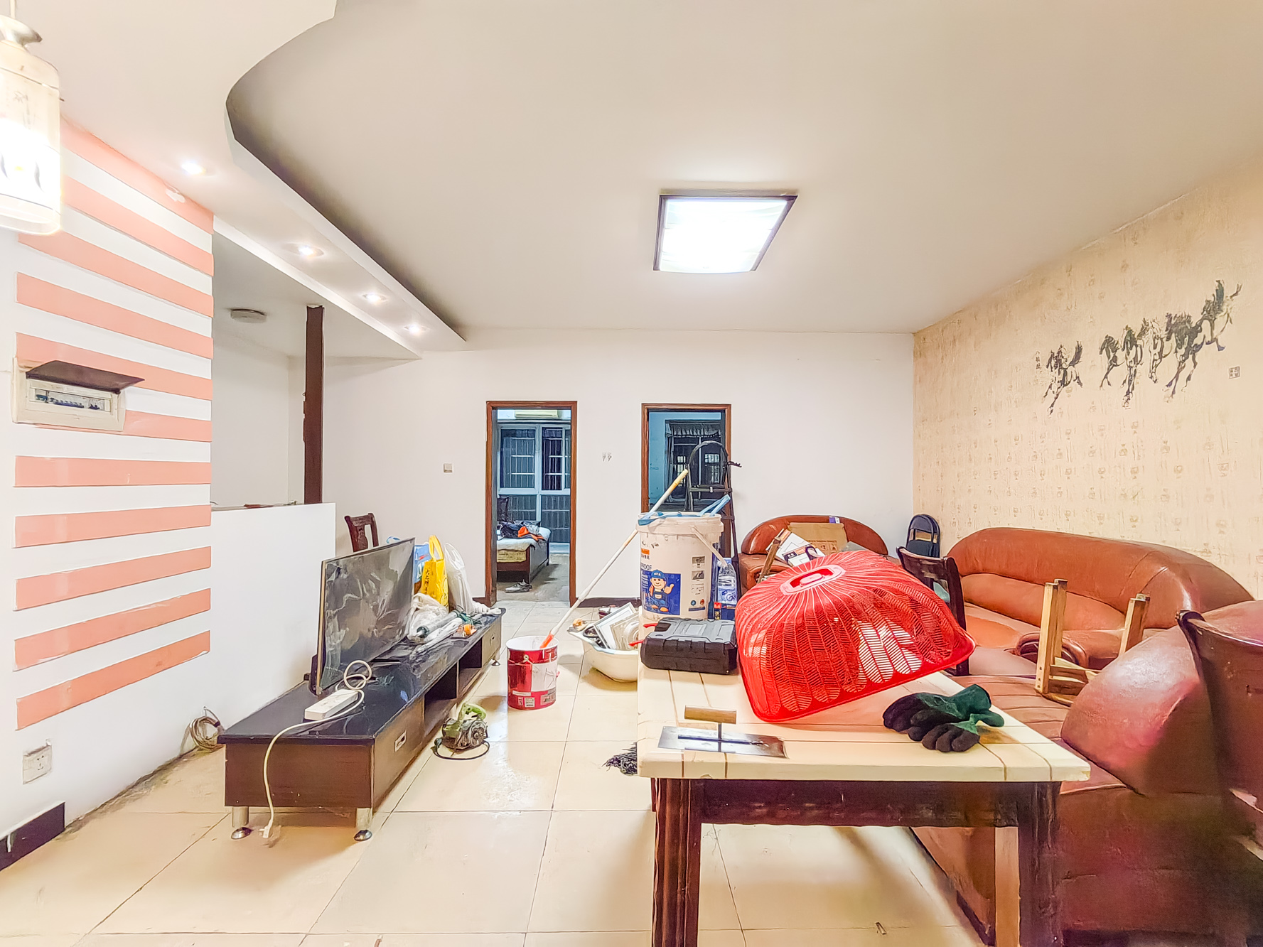 湘绣城 2室2厅1卫 35.0万 湘绣城 2室2厅1卫 35.0万客厅