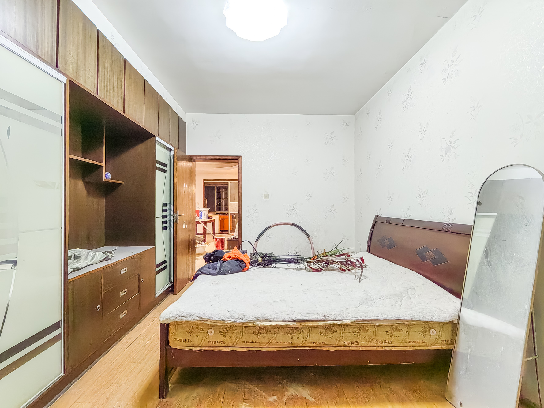 湘绣城 2室2厅1卫 35.0万 湘绣城 2室2厅1卫 35.0万卧室