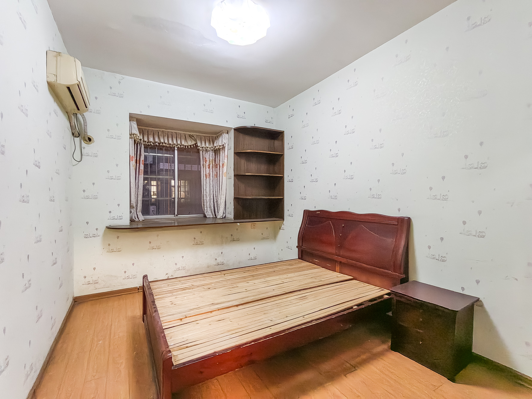 湘绣城 2室2厅1卫 35.0万 湘绣城 2室2厅1卫 35.0万卧室