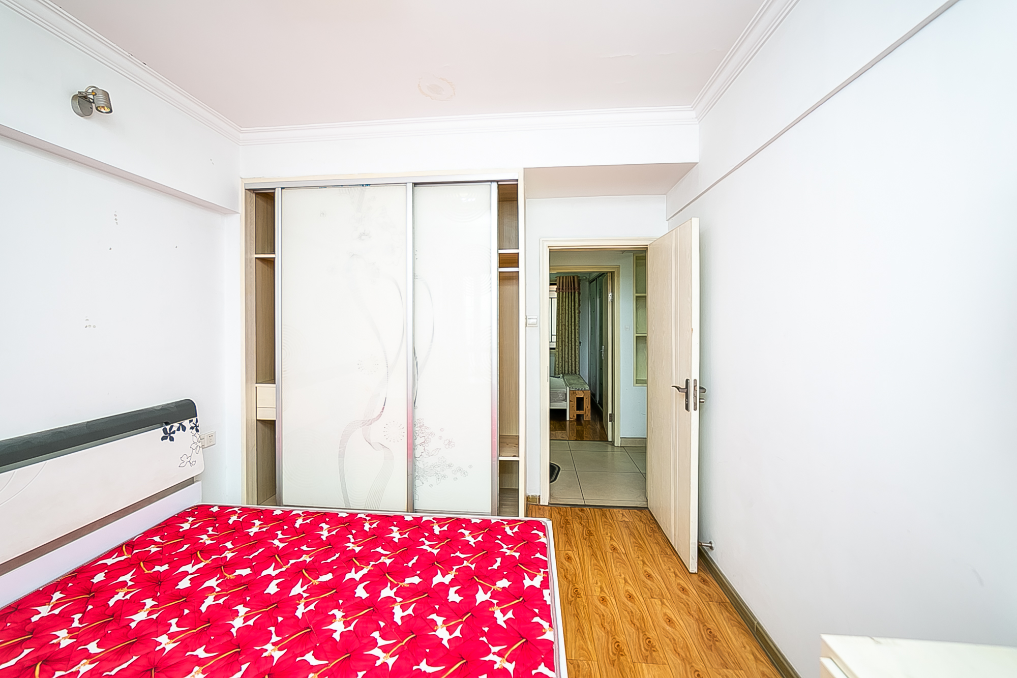 兴威帕克水岸 2室2厅1卫 52.0万 兴威帕克水岸 2室2厅1卫 52.0万卧室