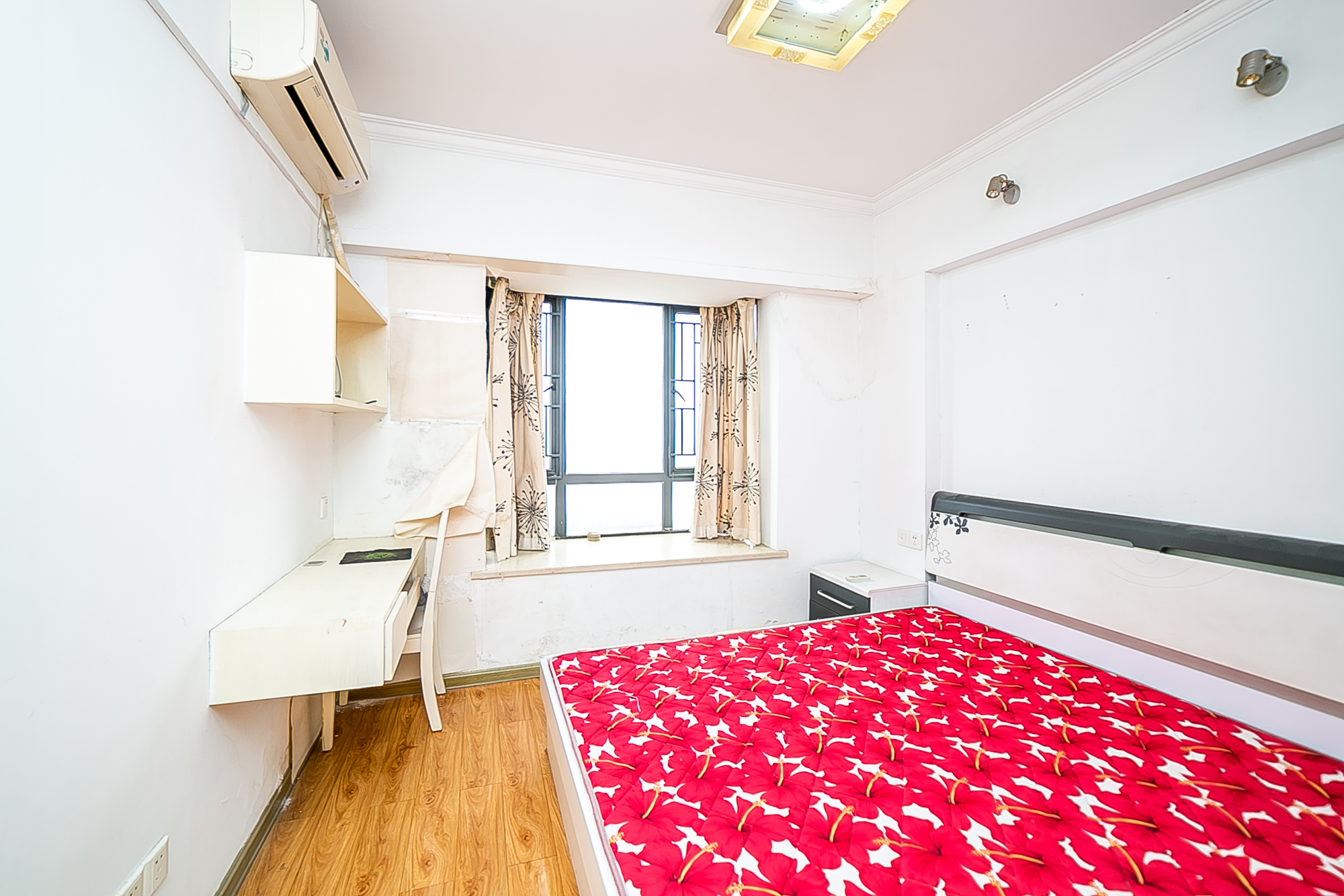 兴威帕克水岸 2室2厅1卫 52.0万 兴威帕克水岸 2室2厅1卫 52.0万卧室