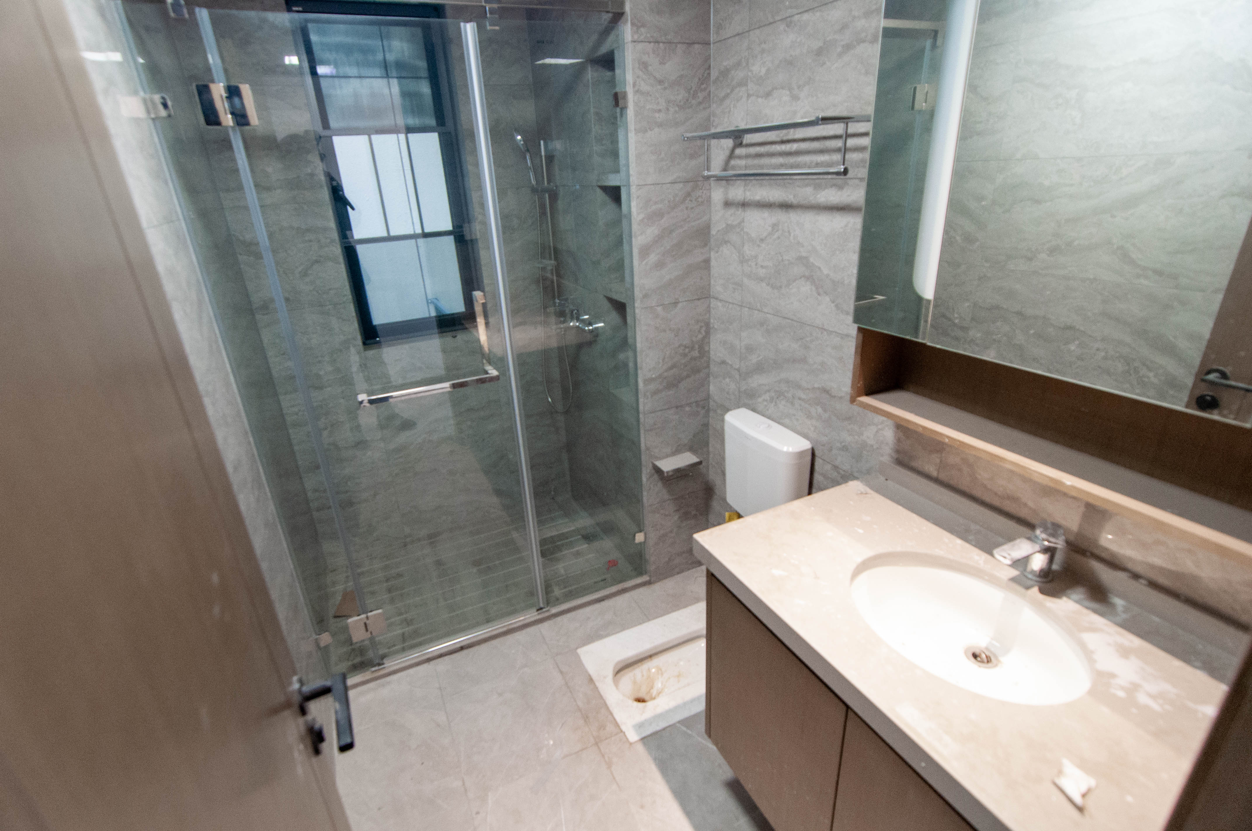 长房悦香山 3室2厅2卫 138.0万 长房悦香山 3室2厅2卫 138.0万卫生间