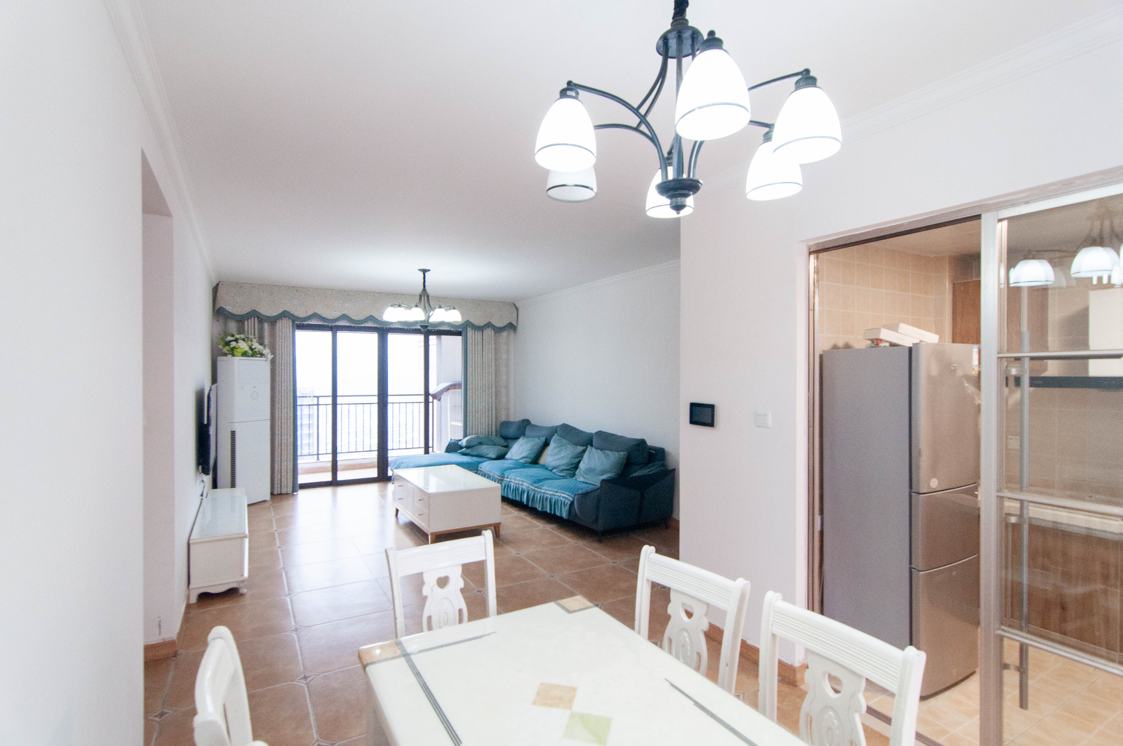 卓越浅水湾  4室2厅2卫    180.0万其他