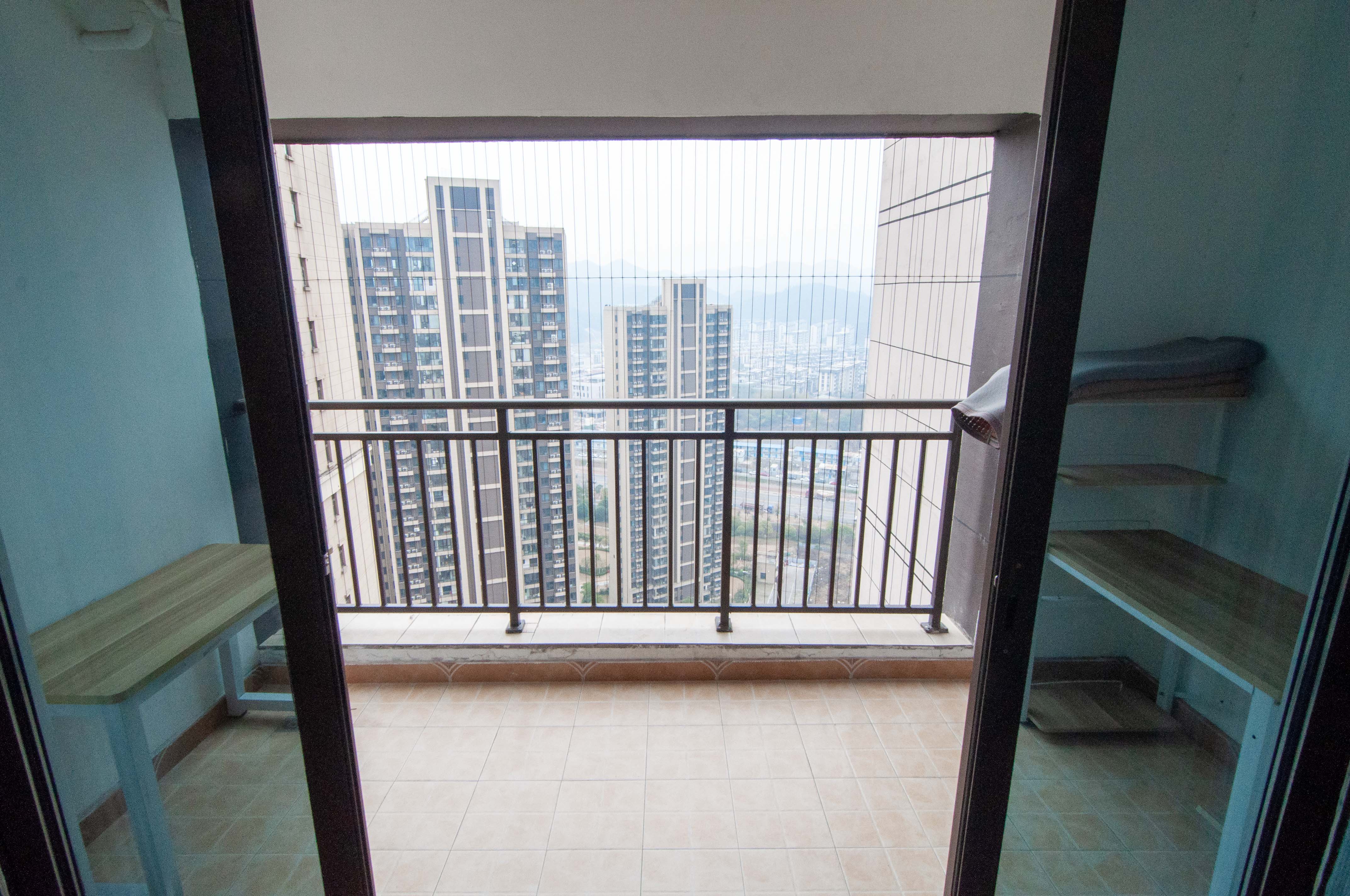 卓越浅水湾  4室2厅2卫    180.0万其他