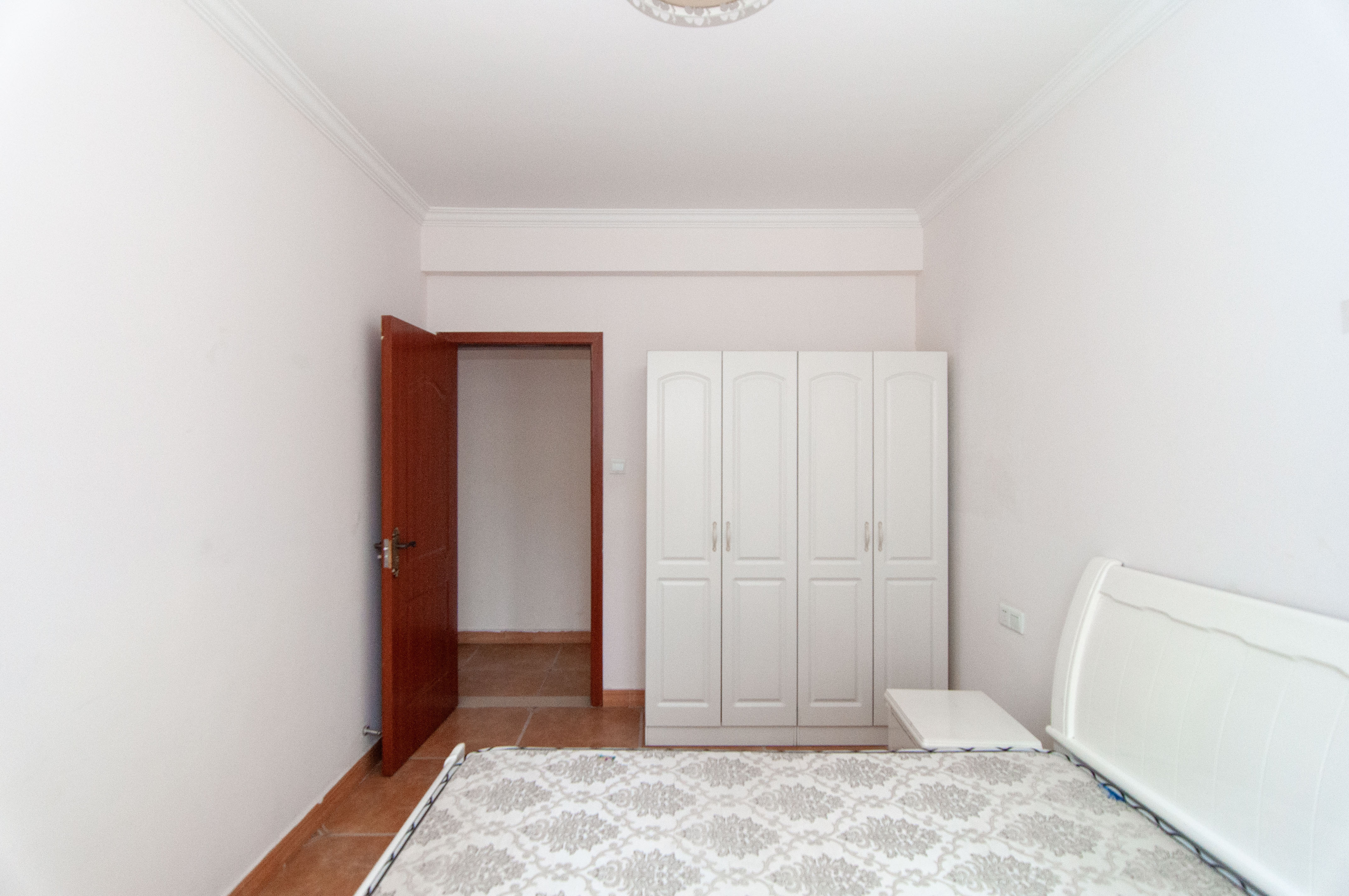 卓越浅水湾  4室2厅2卫    180.0万其他