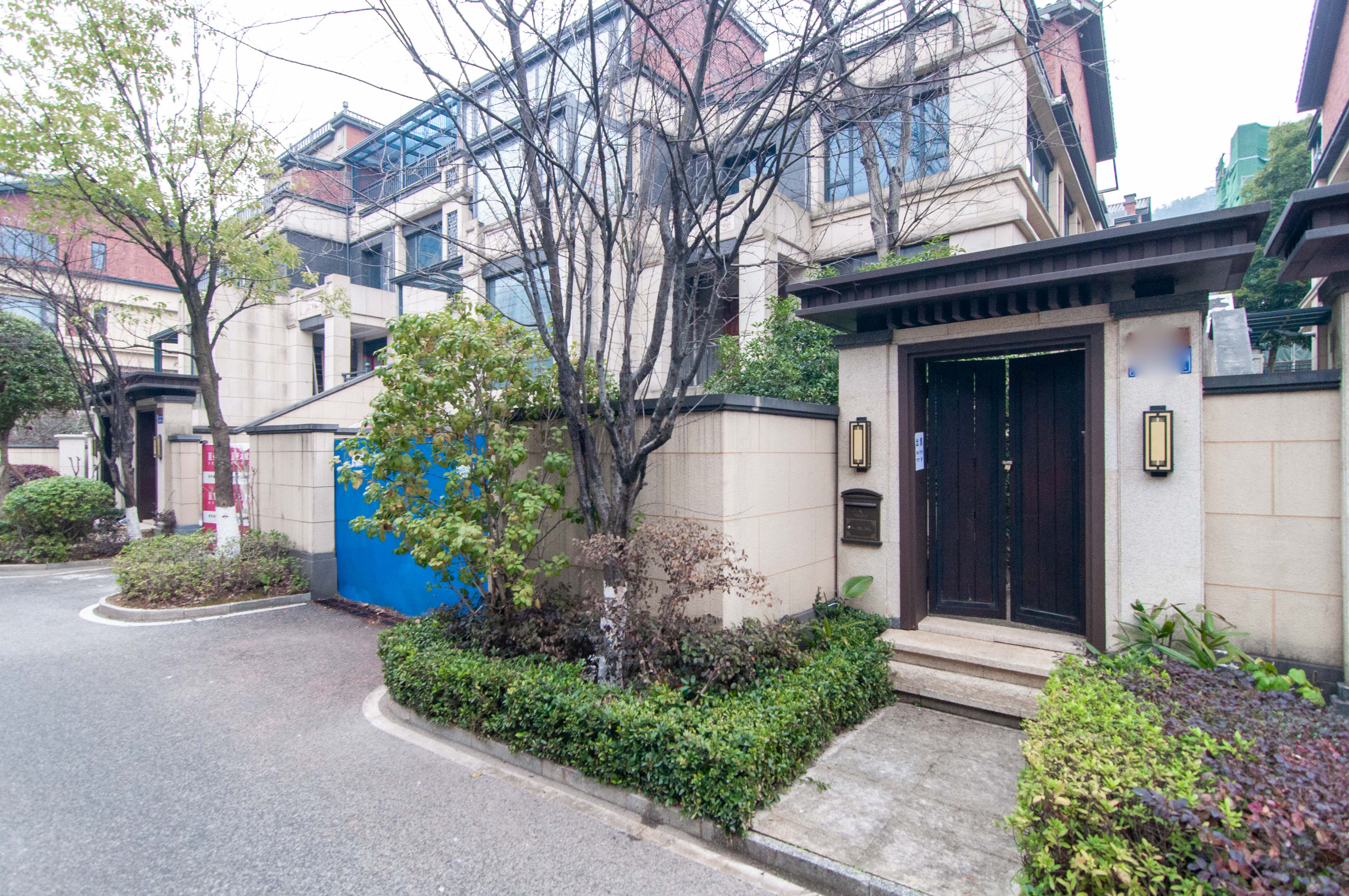 长房梅溪香山  5室2厅5卫   1488.00万客厅