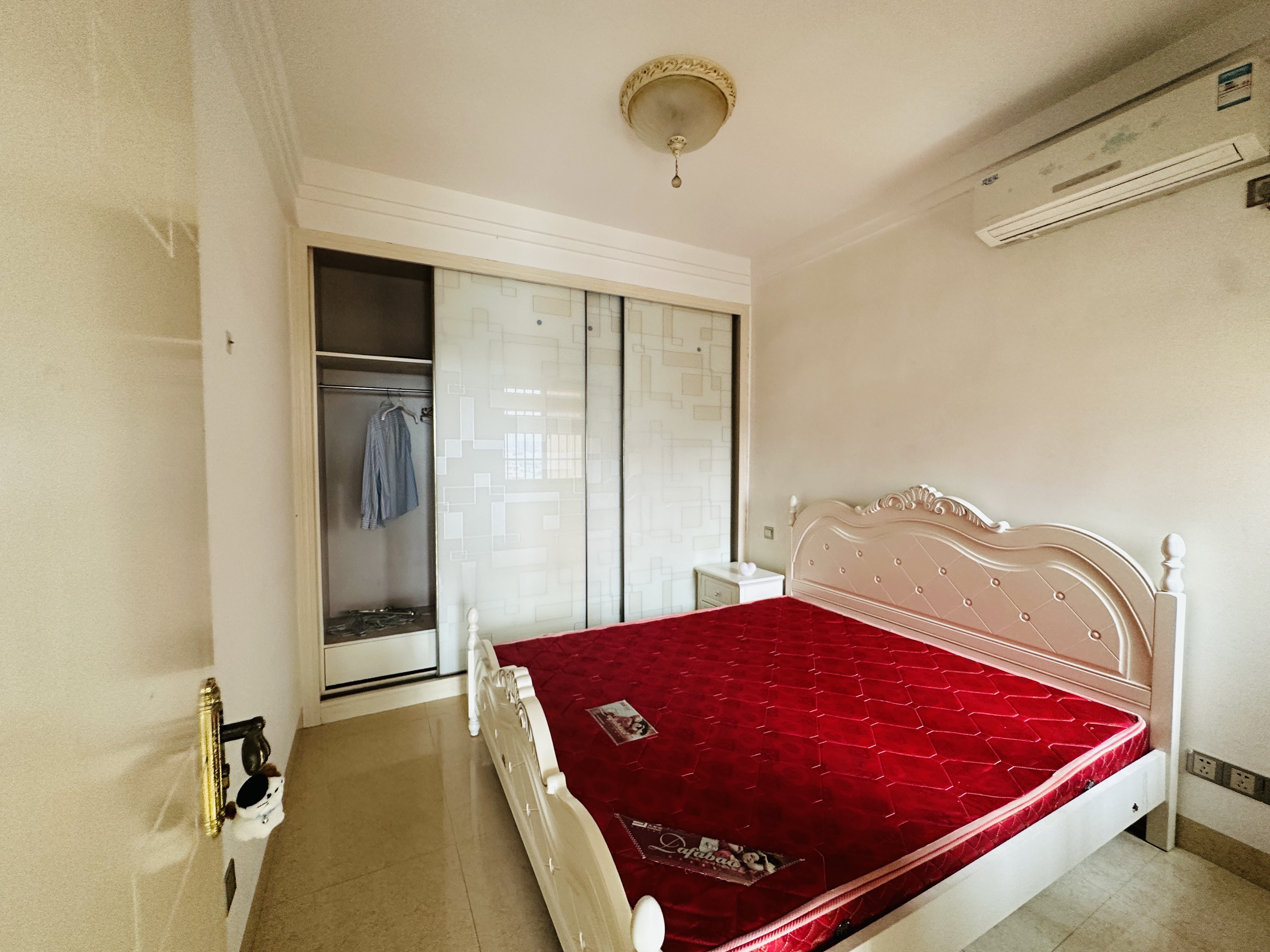 海岛国际名城  2室2厅2卫    142.0万 海岛国际名城  2室2厅2卫    142.0万卧室