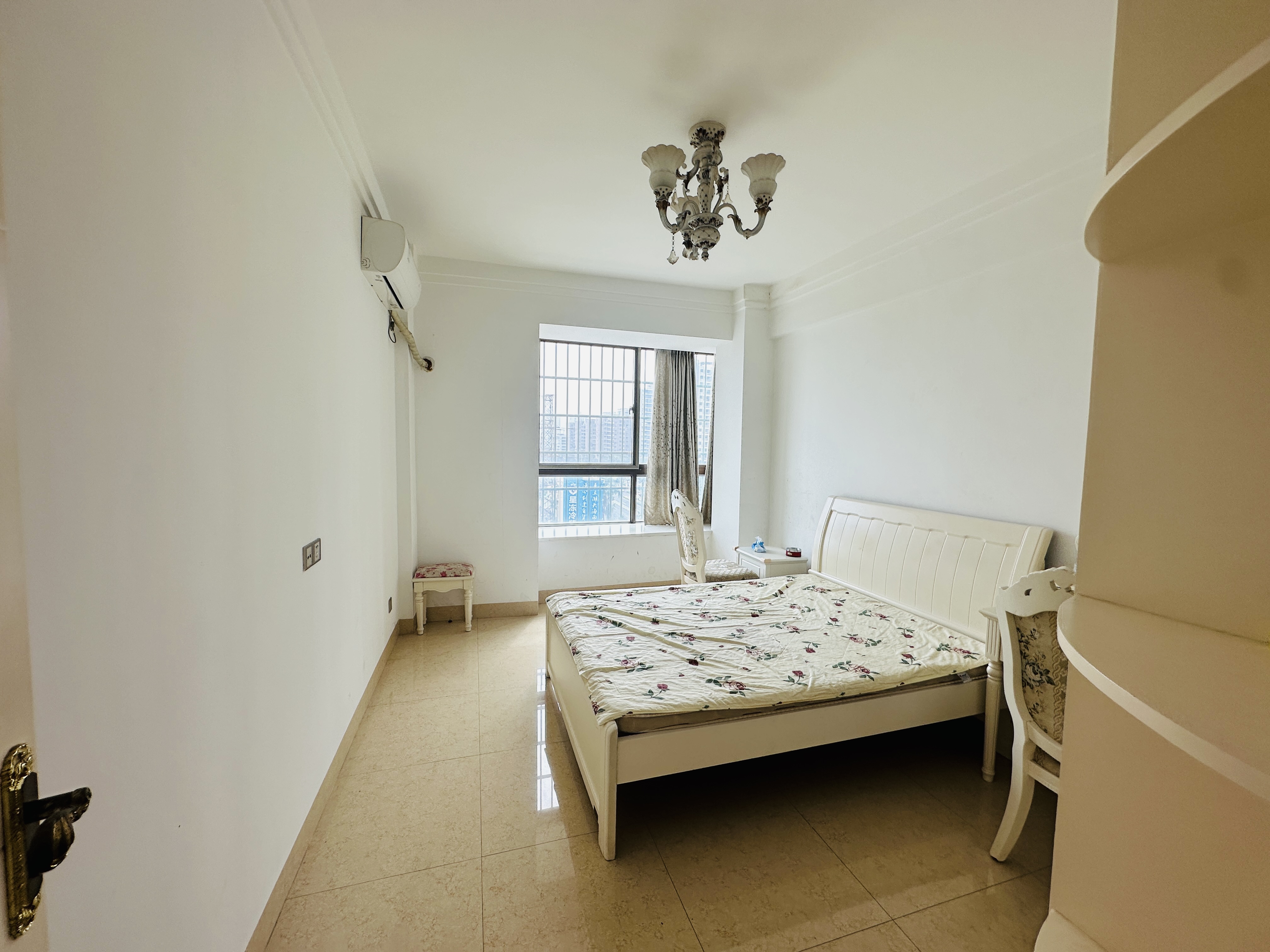 海岛国际名城  2室2厅2卫    142.0万 海岛国际名城  2室2厅2卫    142.0万卧室