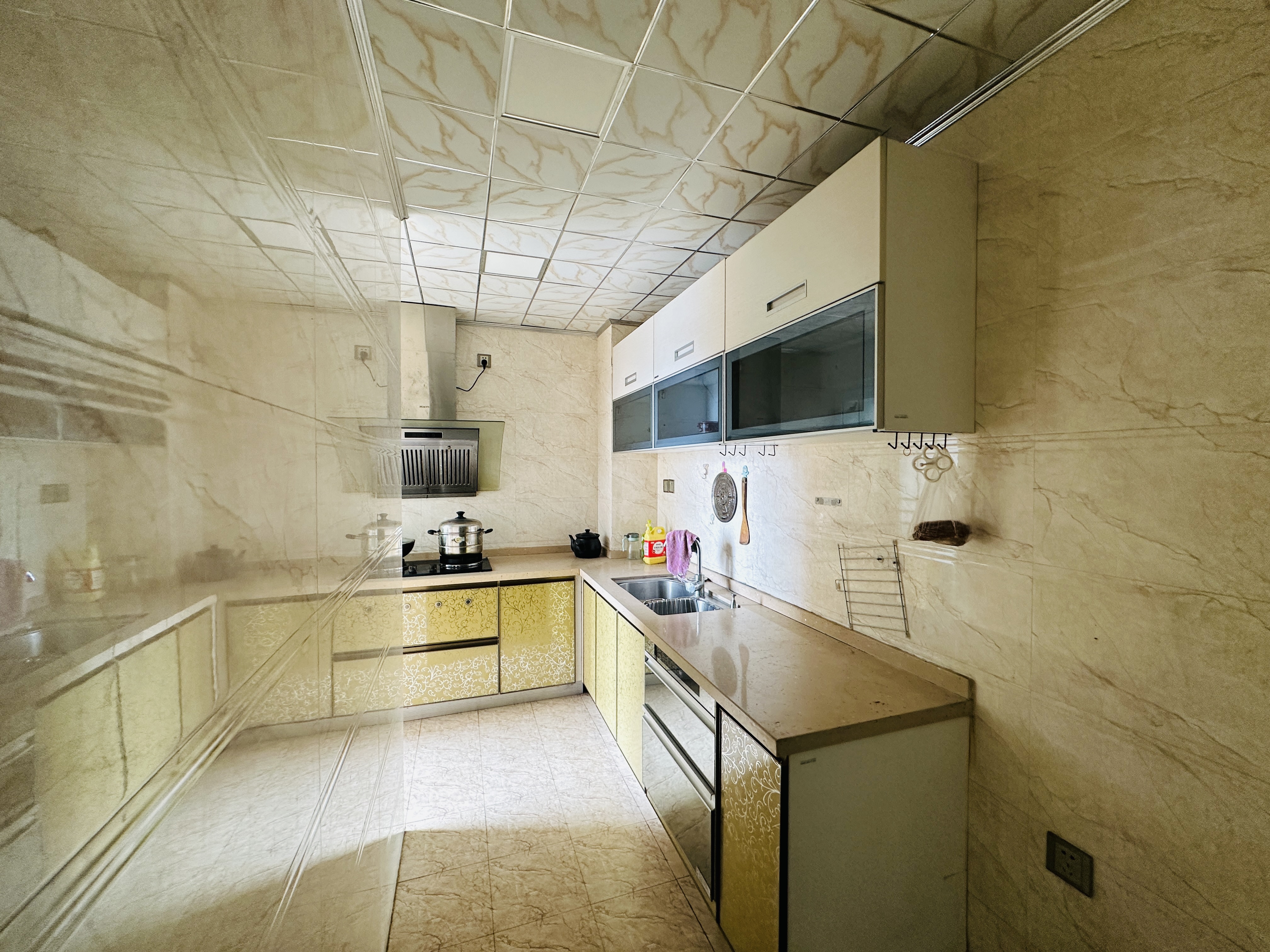 海岛国际名城  2室2厅2卫    142.0万 海岛国际名城  2室2厅2卫    142.0万厨房