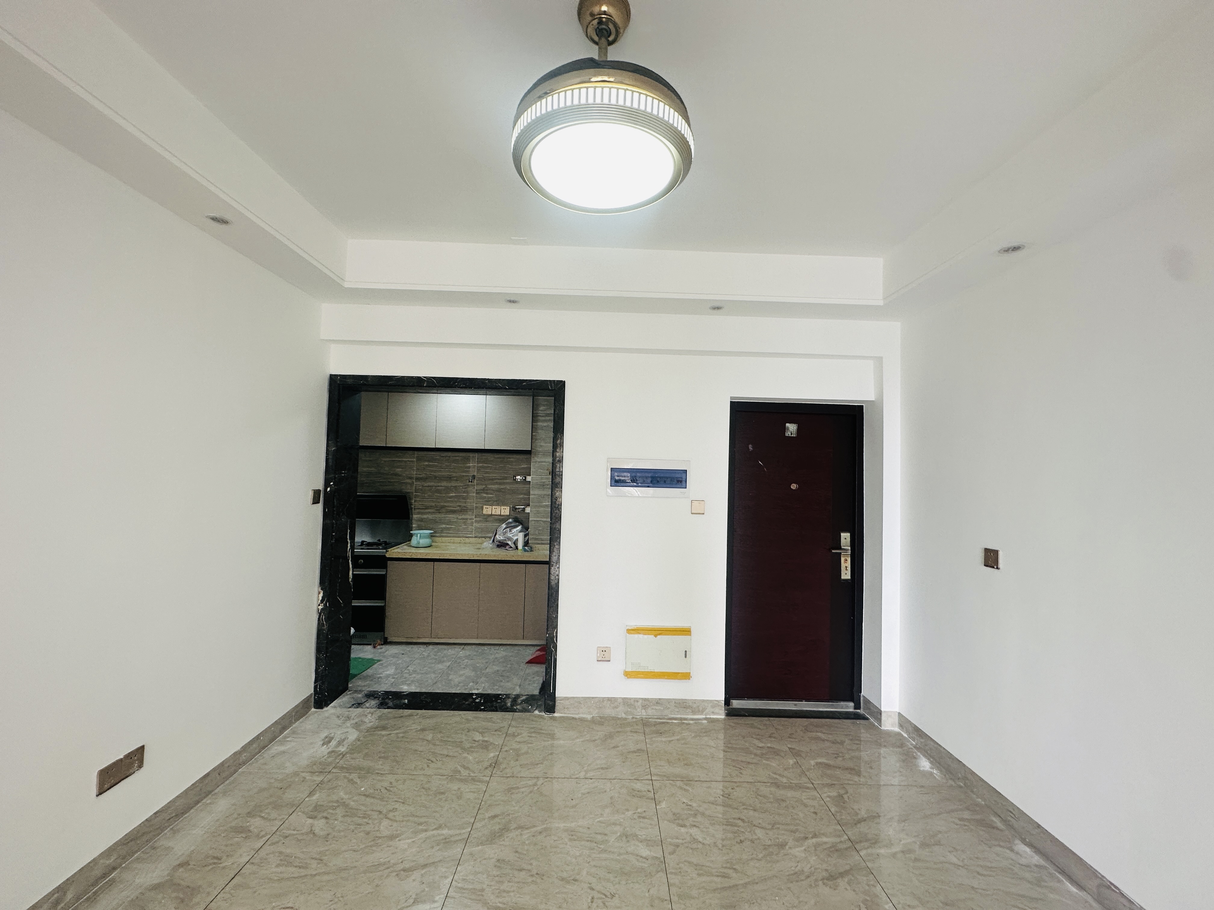 棕榈园(椰海新城3期) 2室2厅1卫 129.0万 棕榈园(椰海新城3期) 2室2厅1卫 129.0万客厅