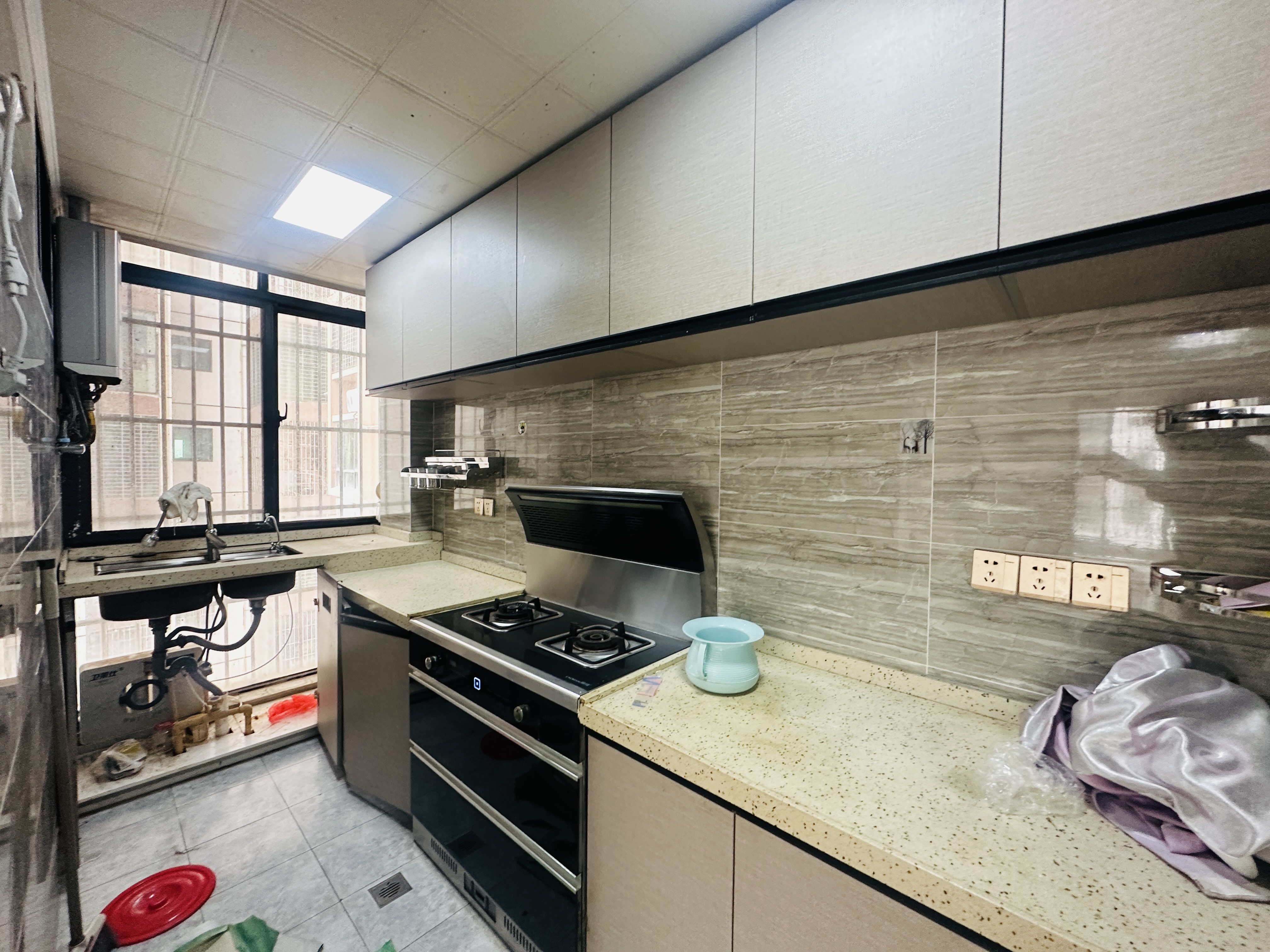 棕榈园(椰海新城3期) 2室2厅1卫 129.0万 棕榈园(椰海新城3期) 2室2厅1卫 129.0万厨房