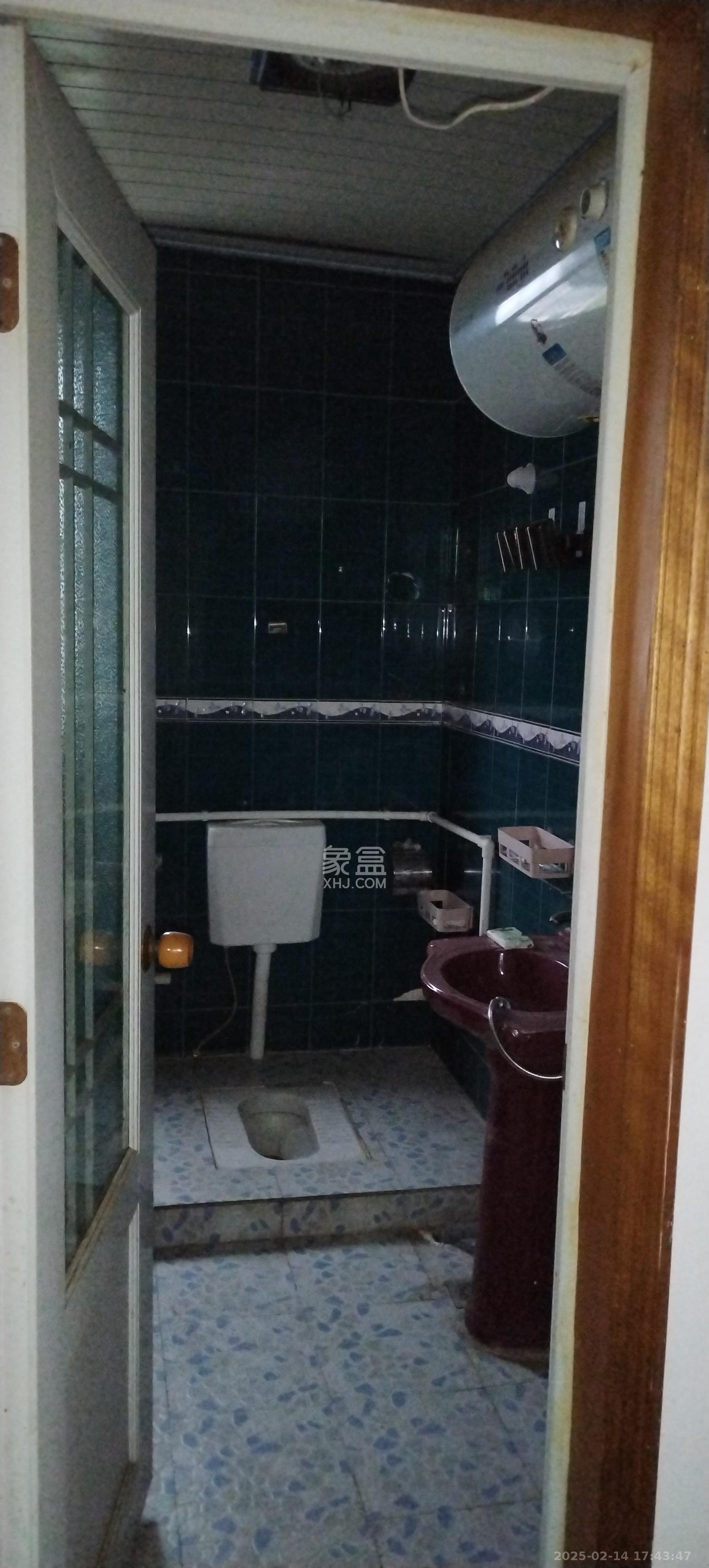 洞井商贸城 5室2厅2卫 2800.0元/月 洞井商贸城 5室2厅2卫 2800.0元/月室内图