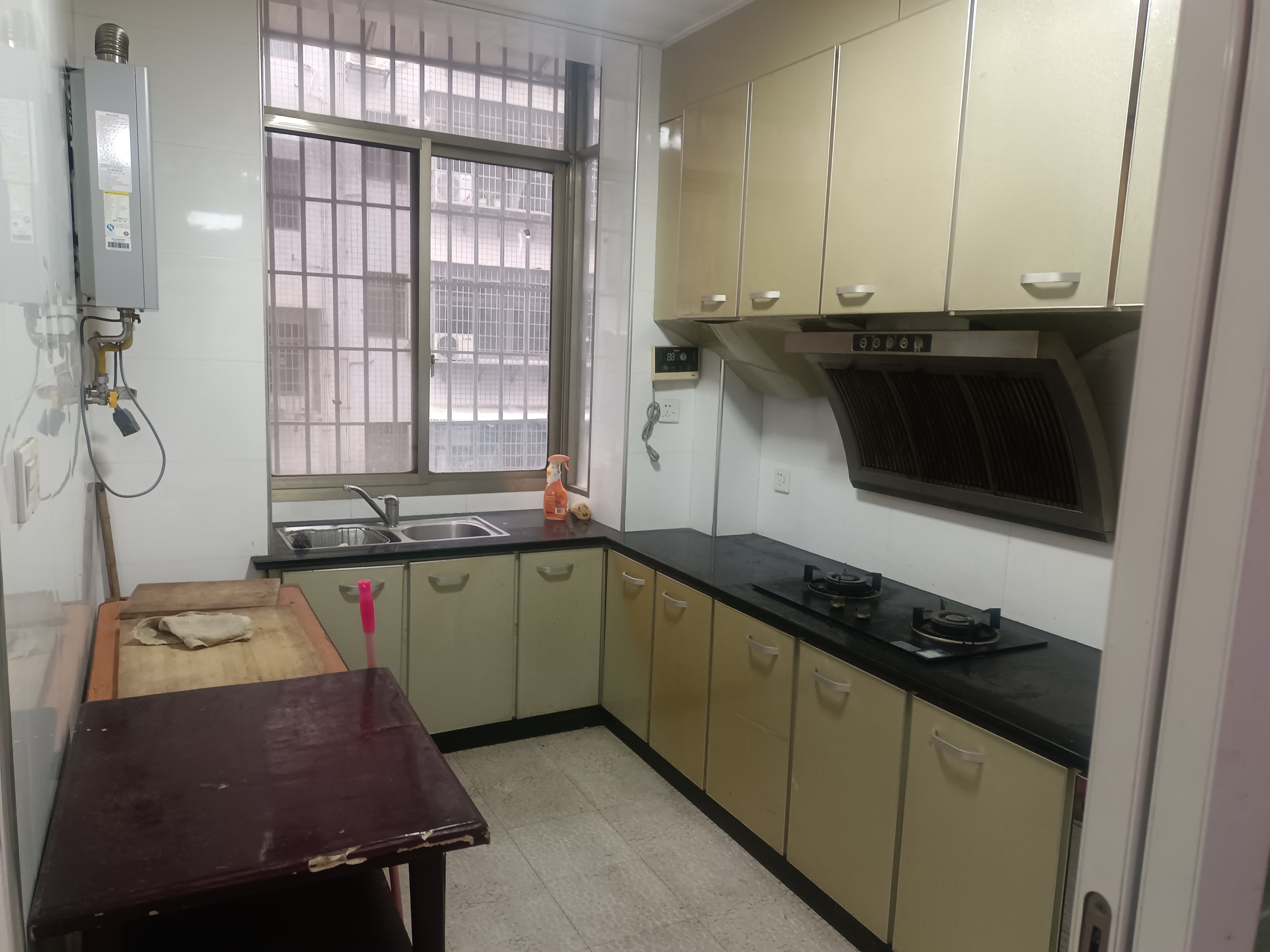 月子冲小区 4室2厅1卫 850.0元/月 月子冲小区 4室2厅1卫 850.0元/月室内图