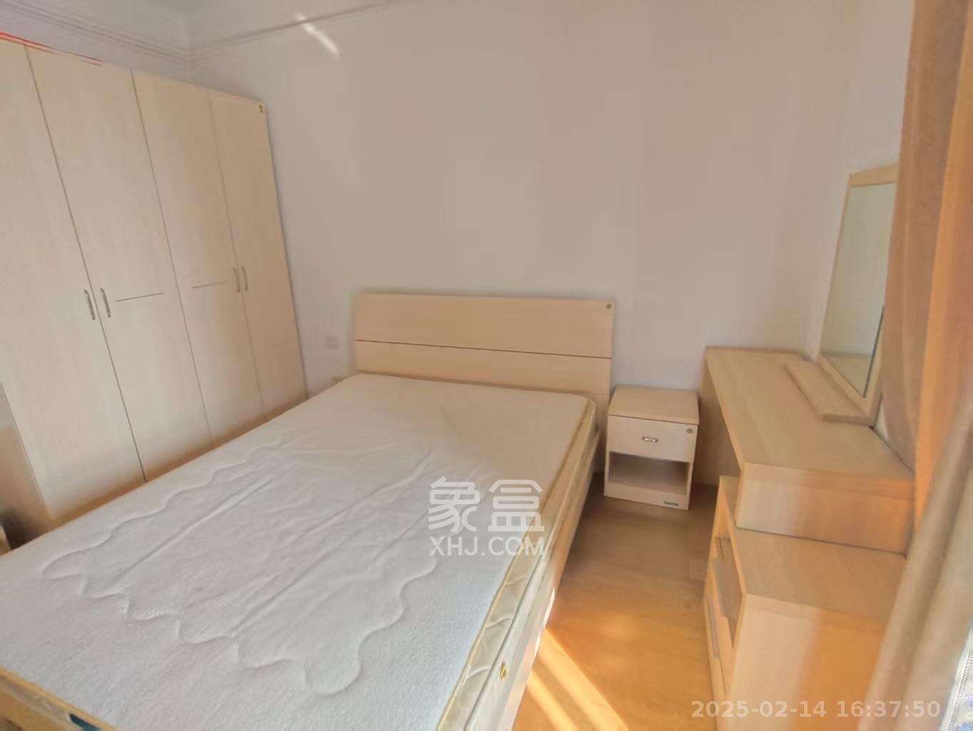 中海国际三期  3室2厅1卫    2200.0元/月 中海国际三期  3室2厅1卫    2200.0元/月