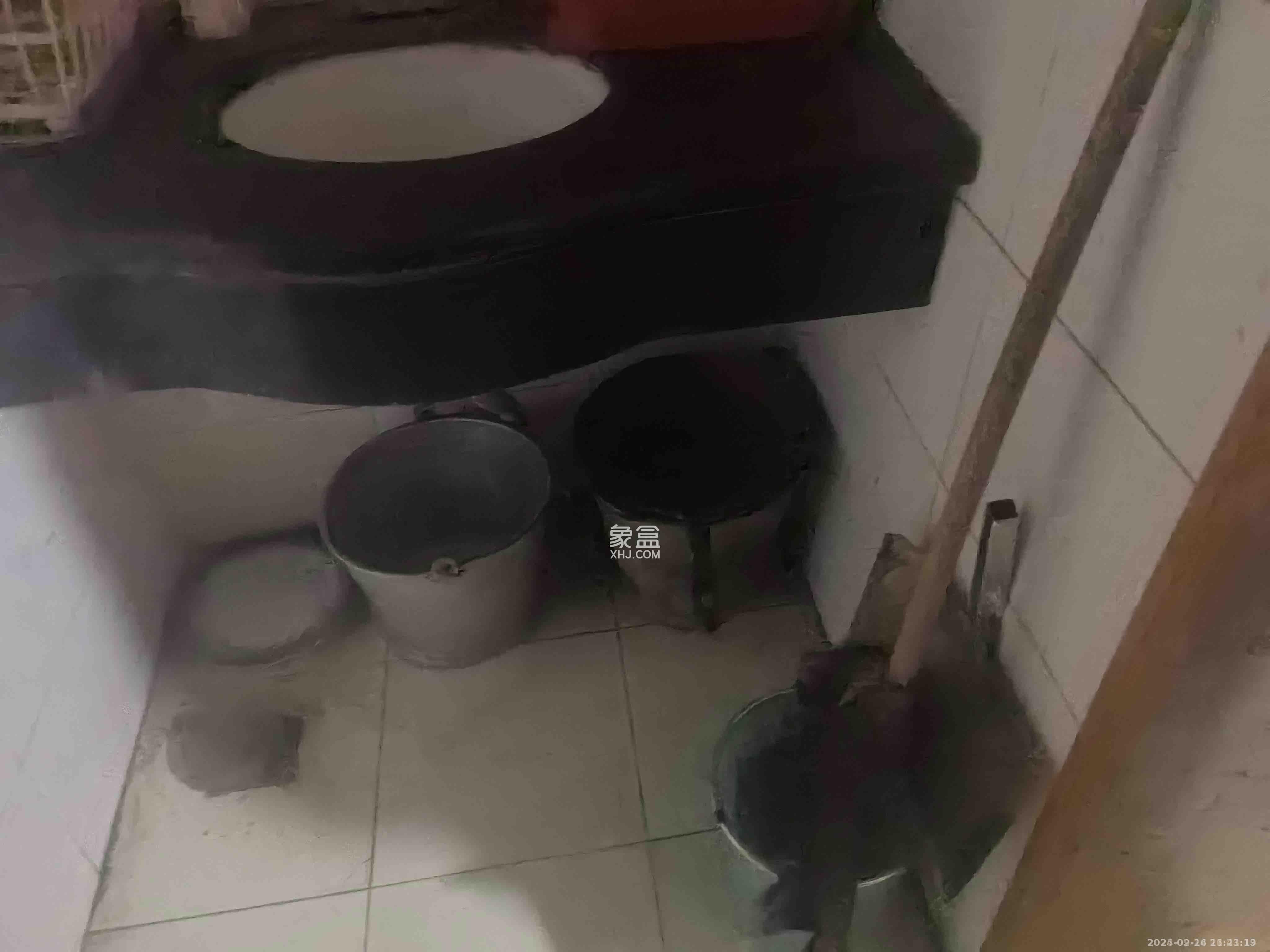 老灯泡厂宿舍(啤酒厂宿舍) 3室2厅1卫 2000.0元/月 老灯泡厂宿舍(啤酒厂宿舍) 3室2厅1卫 2000.0元/月室内图