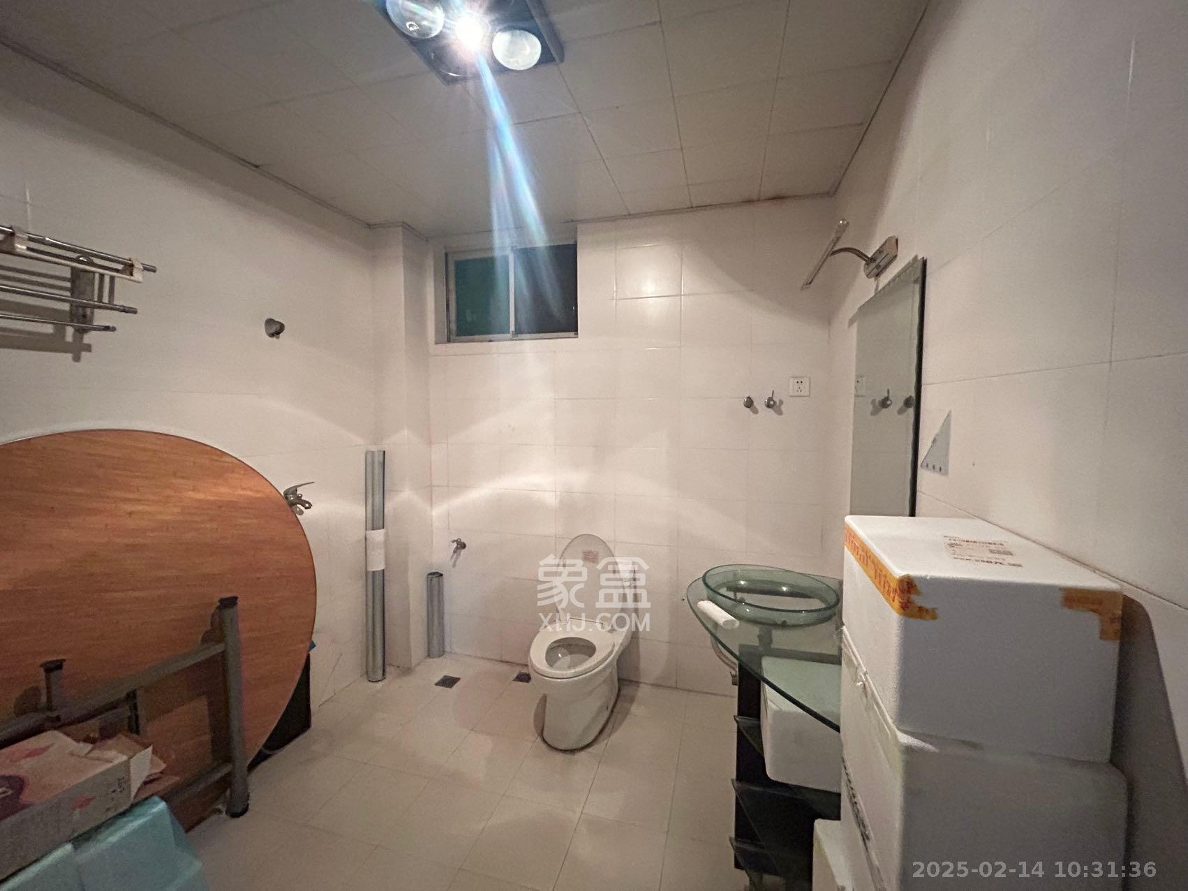 中南汽车世界  3室2厅2卫   1600.00元/月室内图