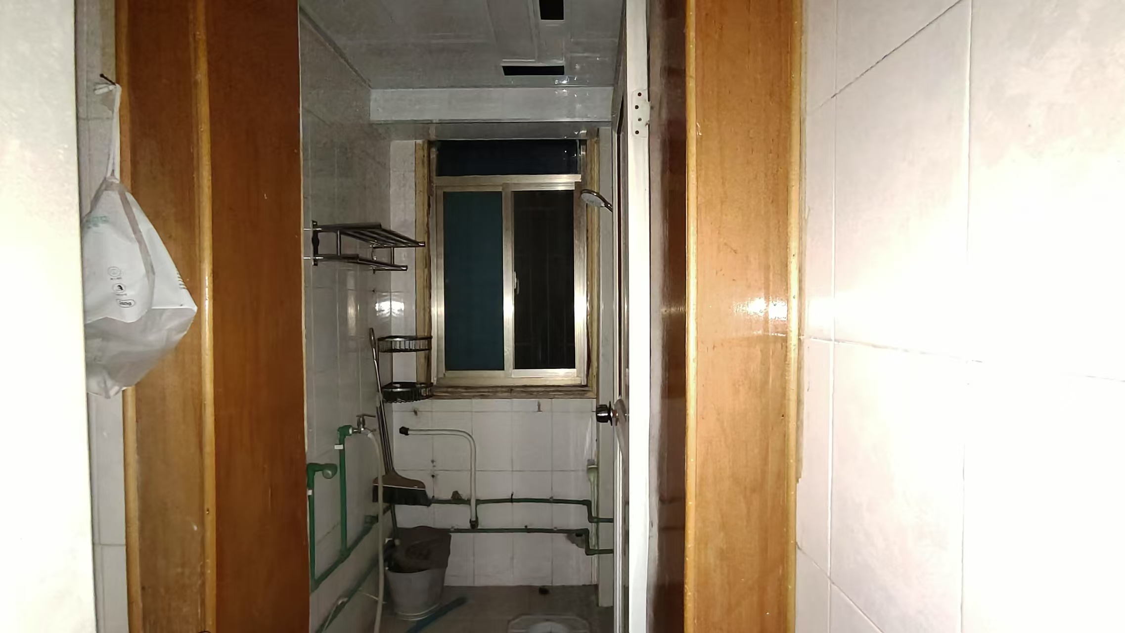 新月塘小区(秀石街/铁东电务段) 2室2厅1卫 17.0万 新月塘小区(秀石街/铁东电务段) 2室2厅1卫 17.0万卫生间