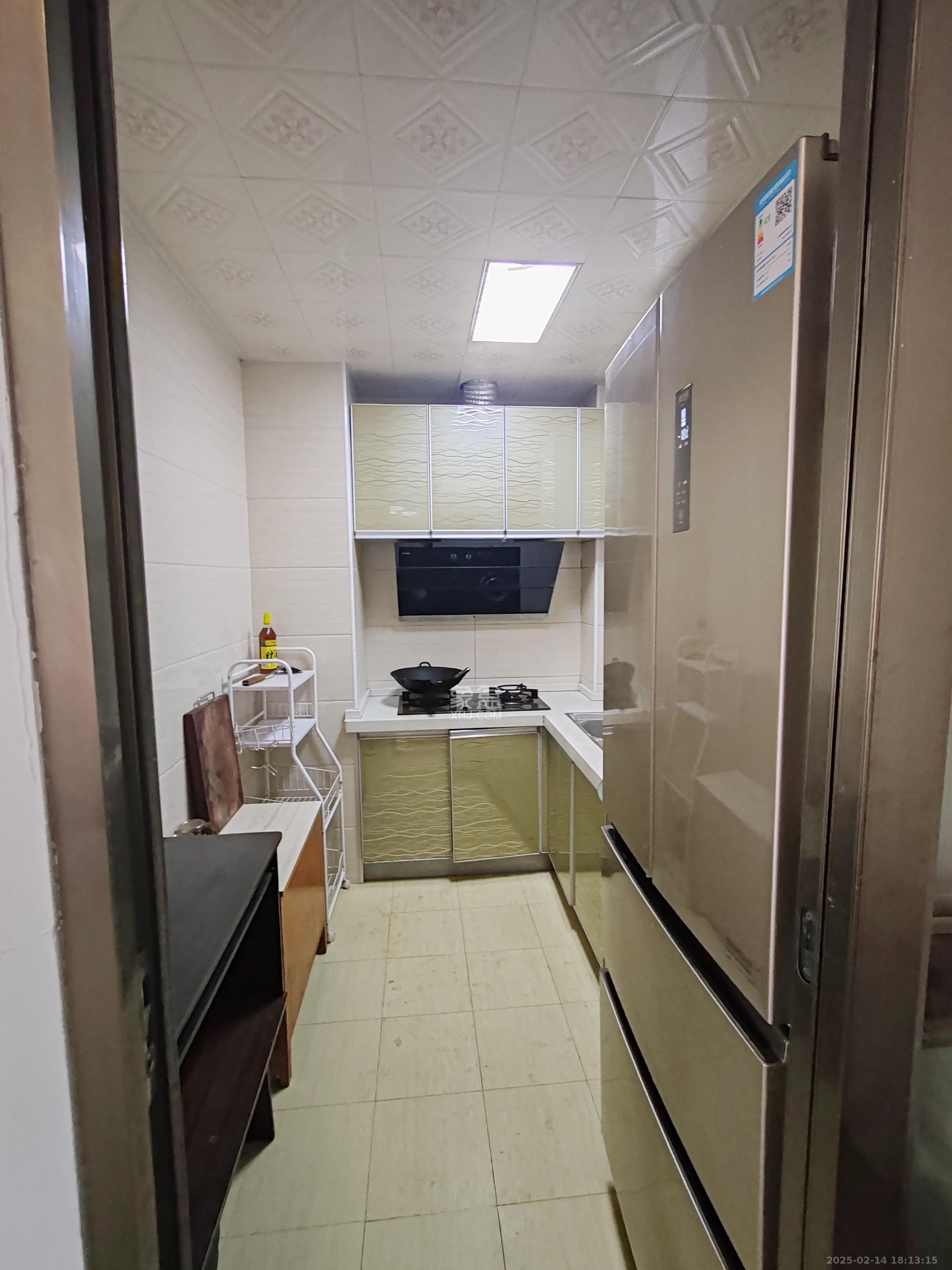 枫华府第  3室2厅1卫    2100.0元/月 枫华府第  3室2厅1卫    2100.0元/月室内图