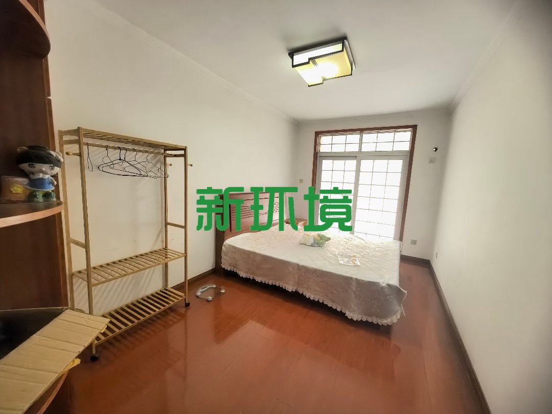 旺角佳园  3室2厅2卫   70.00万客厅