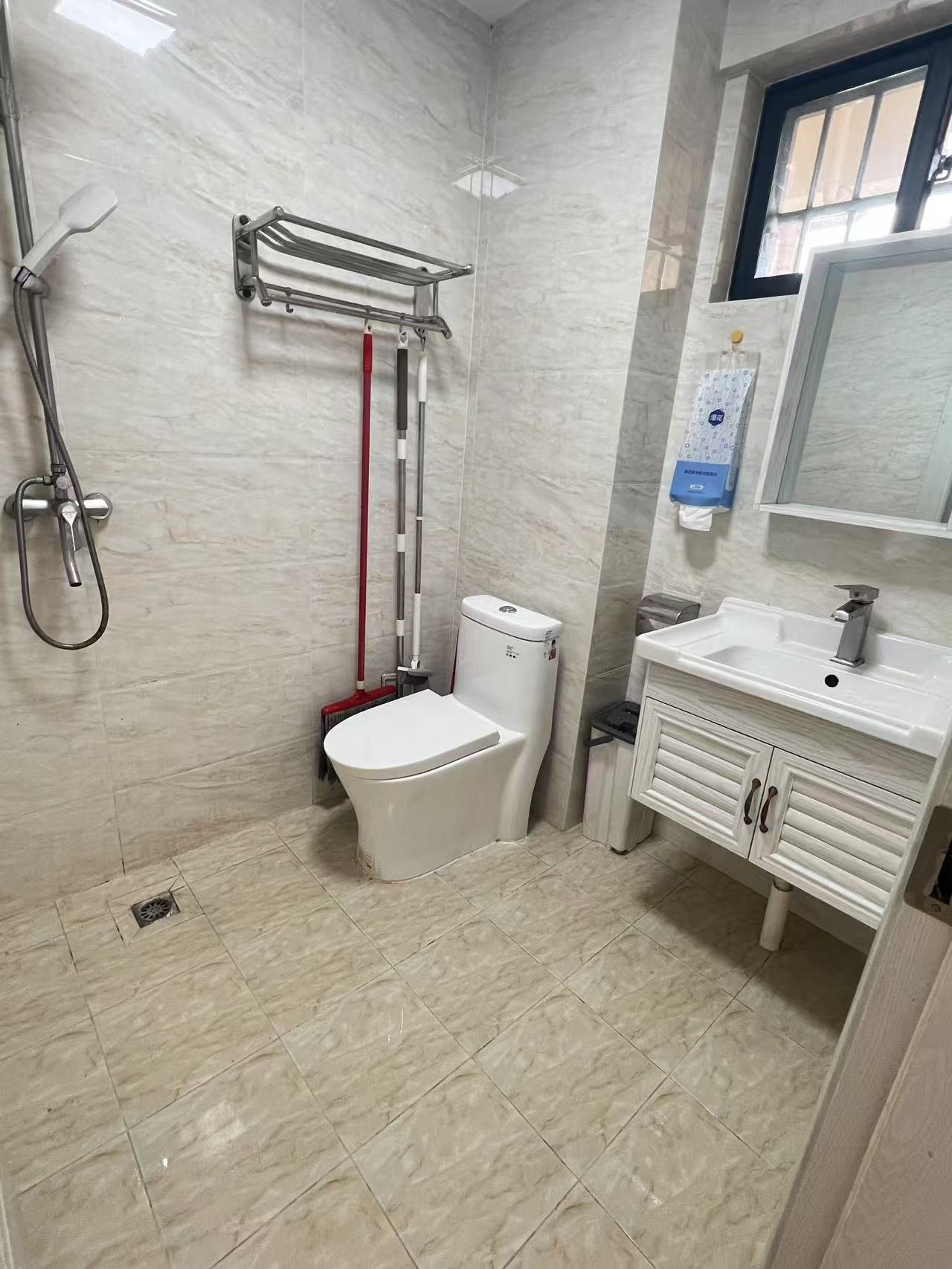 天海居  1室0厅1卫   1800.00元/月室内图