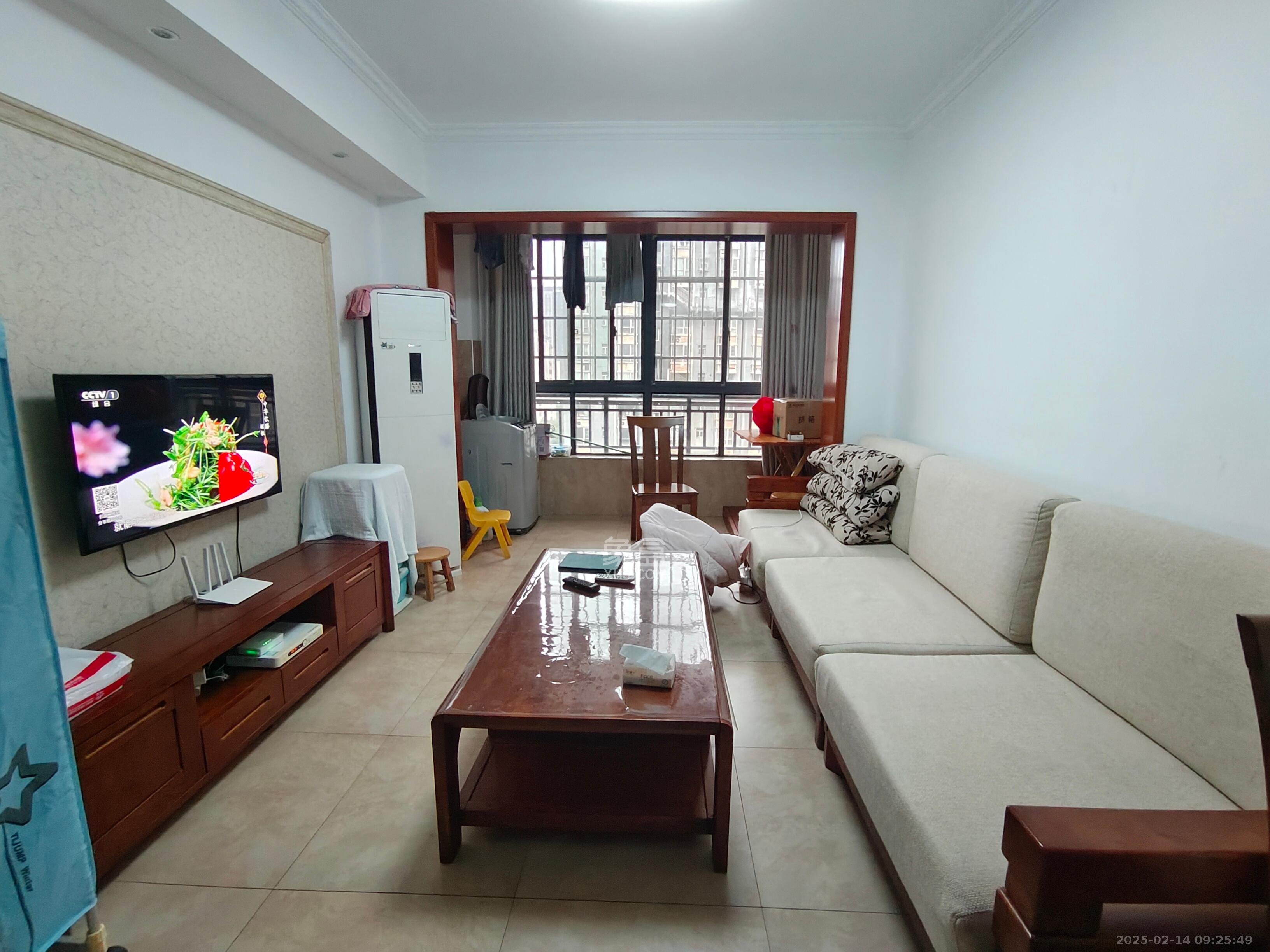 上峰苑(兰亭玥岛) 3室2厅1卫 2400.0元/月 上峰苑(兰亭玥岛) 3室2厅1卫 2400.0元/月室内图