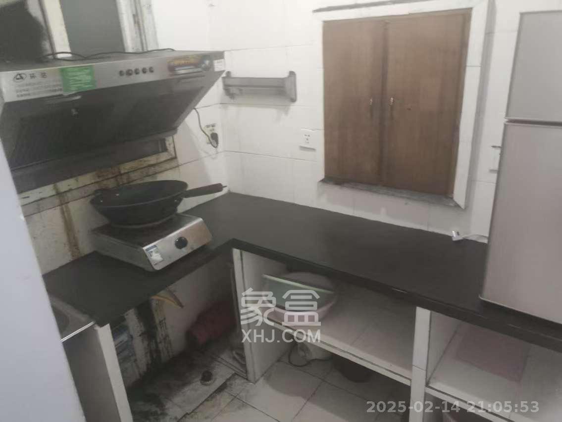 公交金盆小区 1室1厅1卫 1000.0元/月 公交金盆小区 1室1厅1卫 1000.0元/月室内图