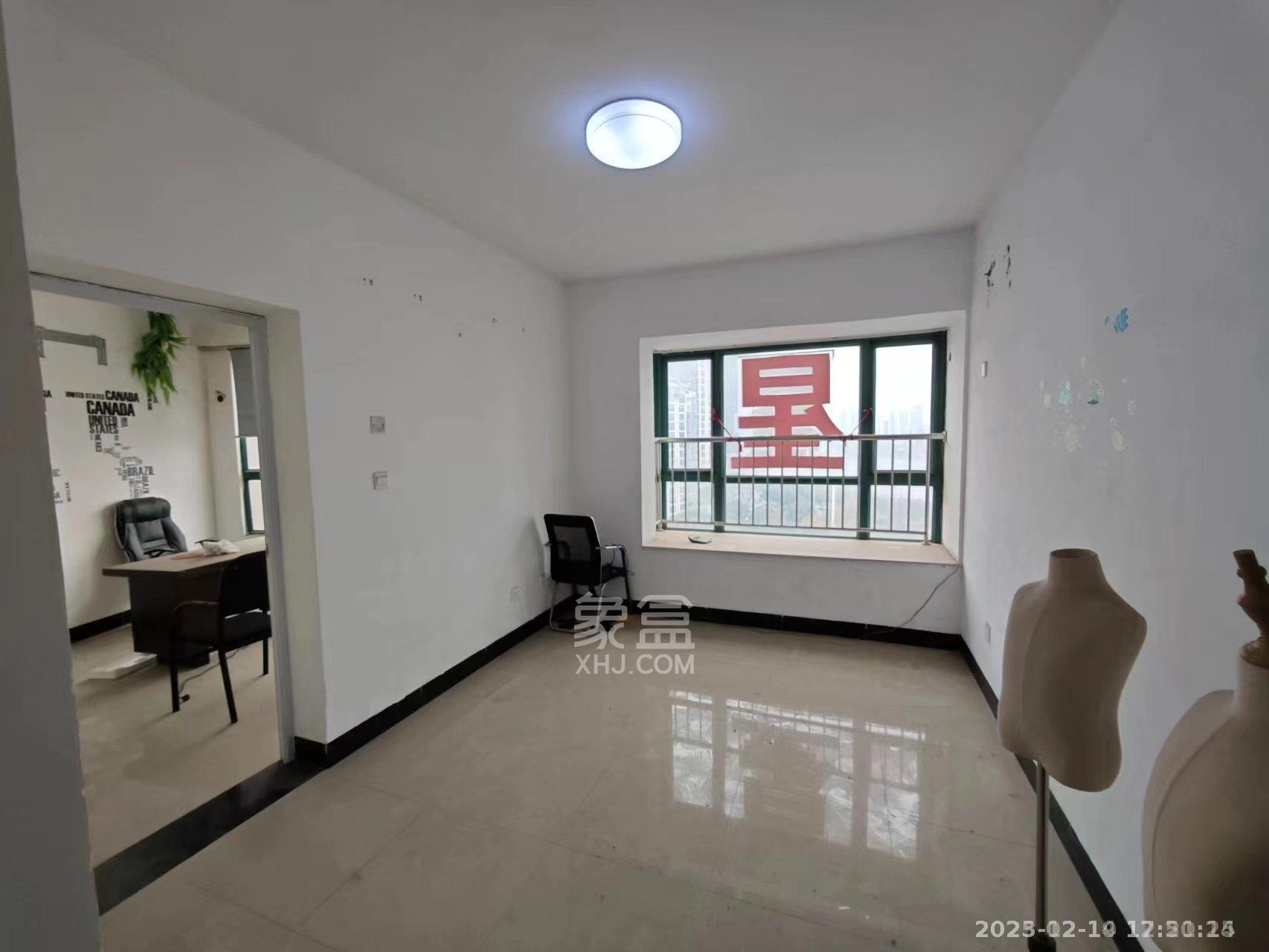 蓝盾景园二期 4室2厅2卫 2500.0元/月 蓝盾景园二期 4室2厅2卫 2500.0元/月室内图