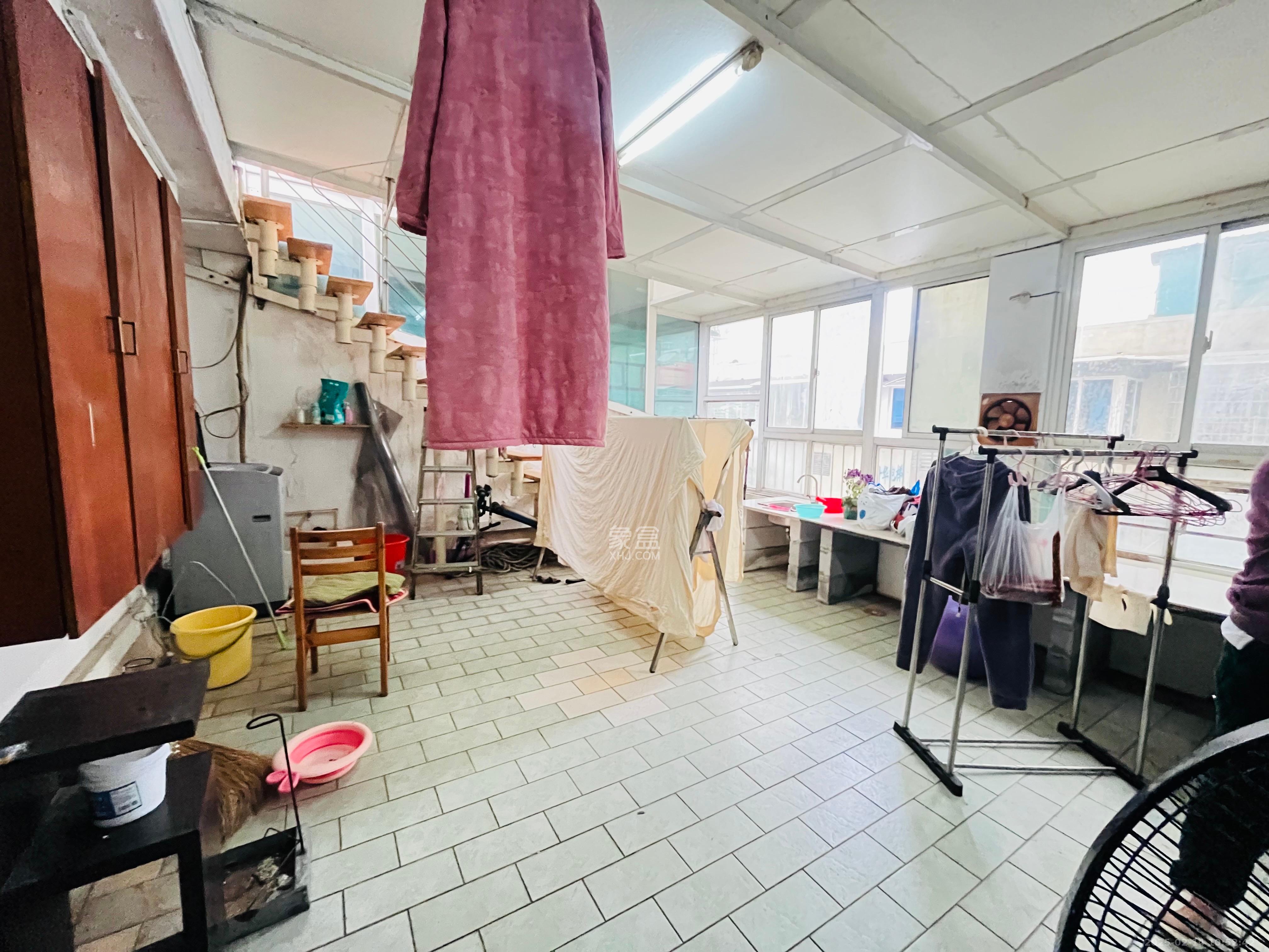 楚湘公寓 6室2厅2卫 5000.0元/月 楚湘公寓 6室2厅2卫 5000.0元/月室内图