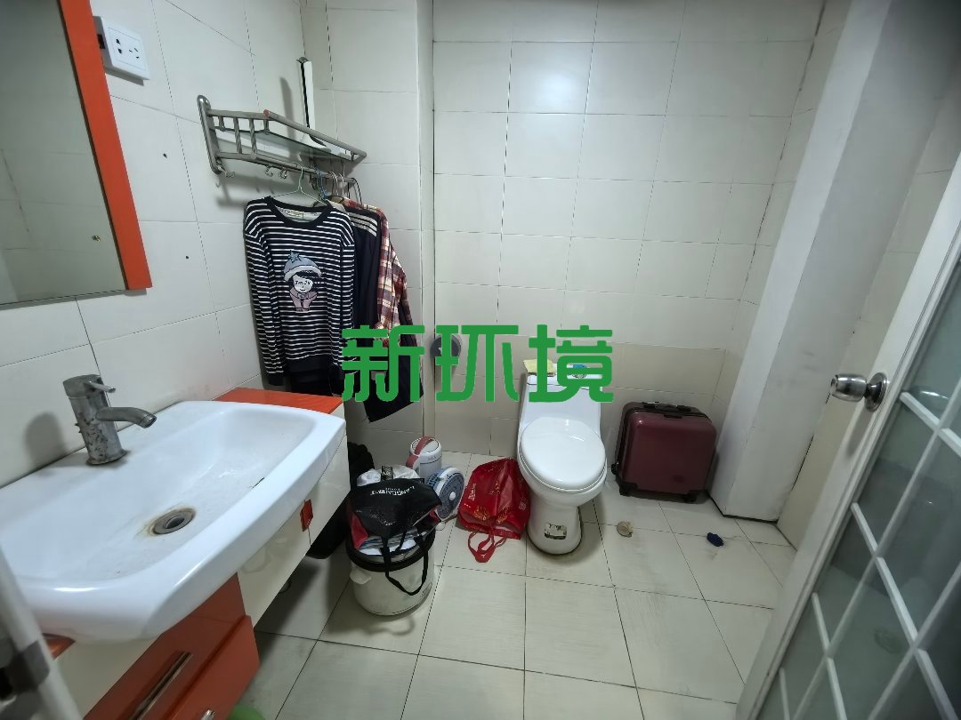 旺角佳园  3室2厅2卫   70.00万客厅