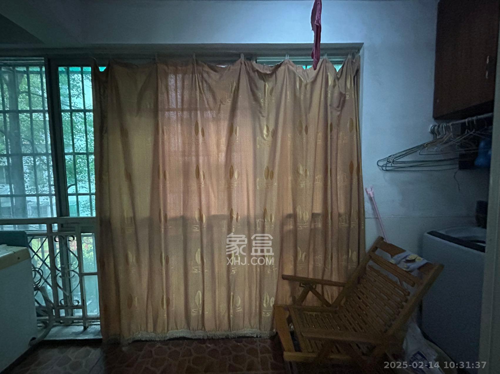 中南汽车世界  3室2厅2卫   1600.00元/月室内图