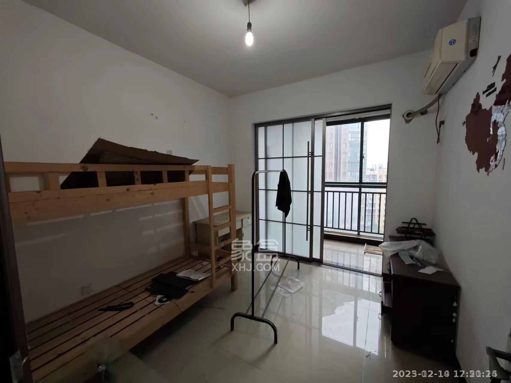 蓝盾景园二期 4室2厅2卫 2500.0元/月 蓝盾景园二期 4室2厅2卫 2500.0元/月室内图