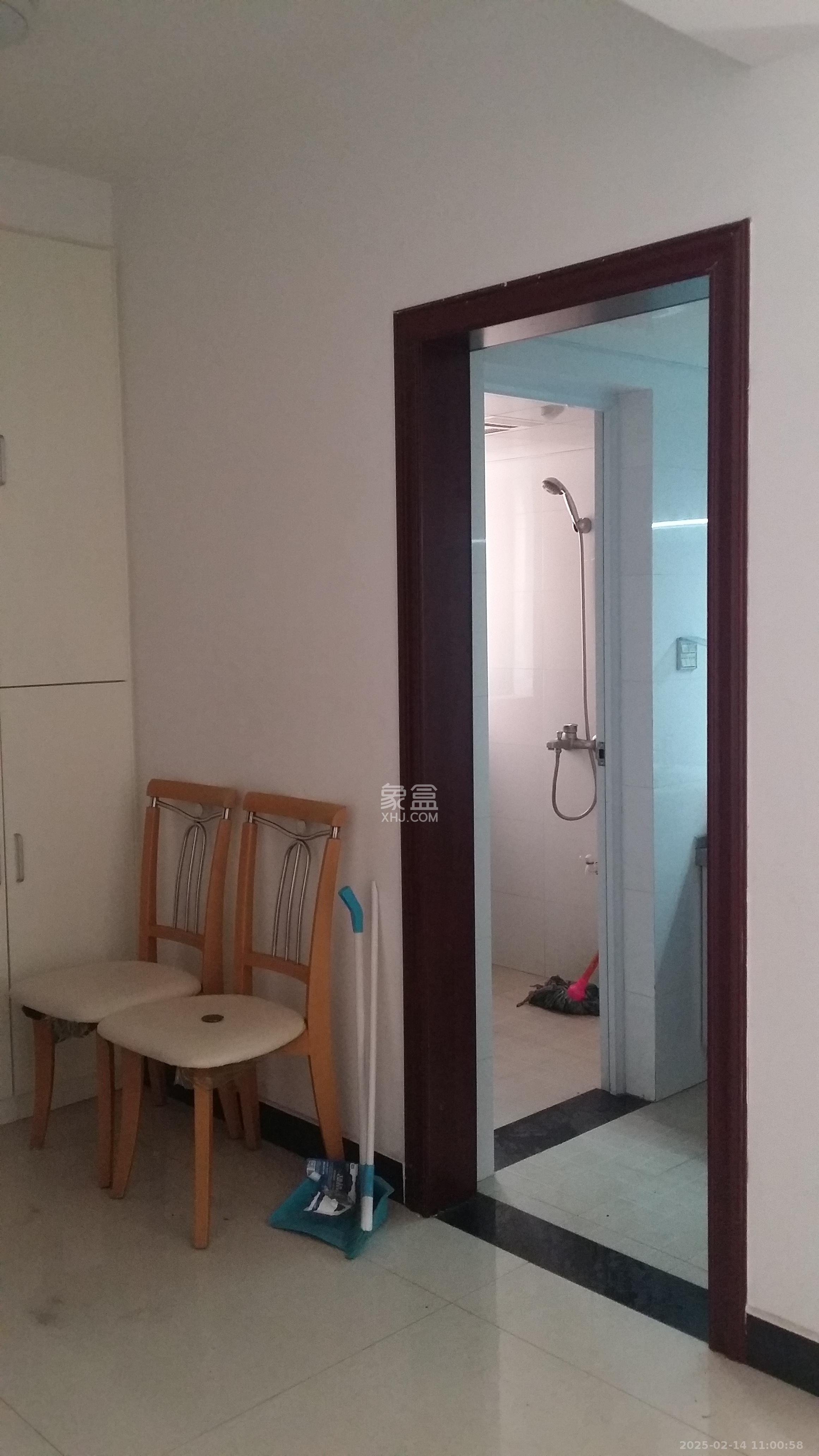 东玺门  2室2厅1卫    2500.0元/月 东玺门  2室2厅1卫    2500.0元/月室内图