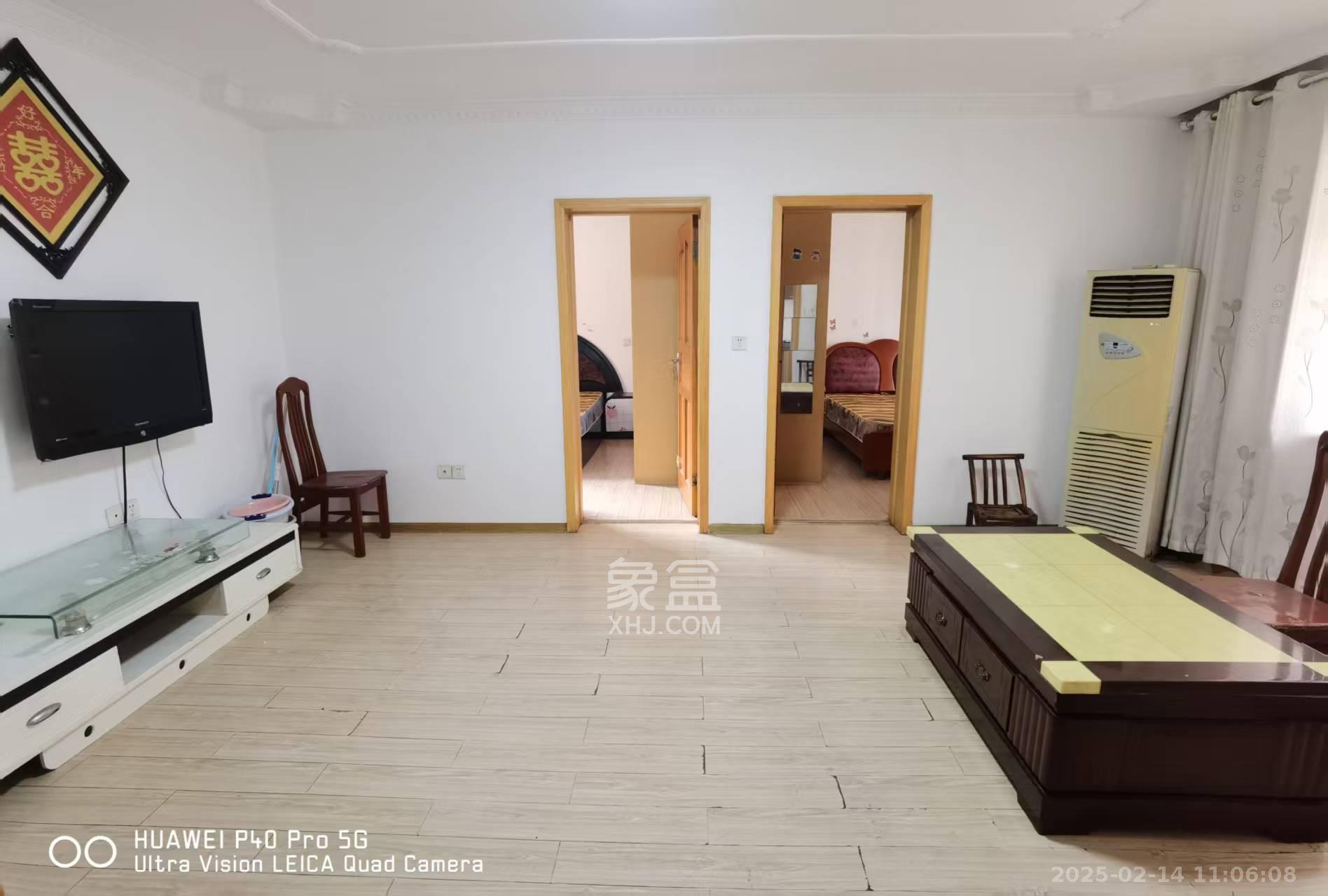 向东南社区 3室2厅1卫 1800.0元/月 向东南社区 3室2厅1卫 1800.0元/月室内图