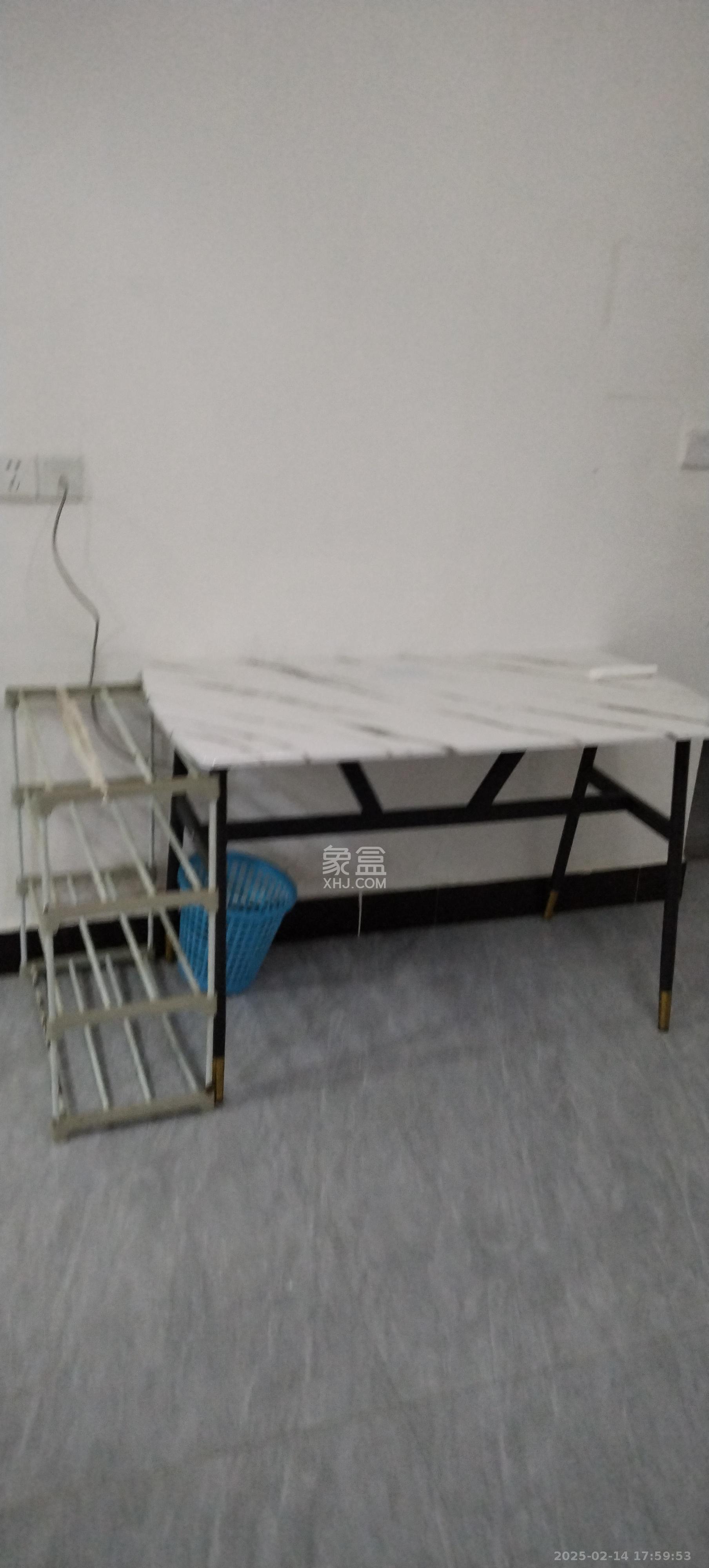 红星糖酒城  1室1厅1卫   1000.00元/月室内图