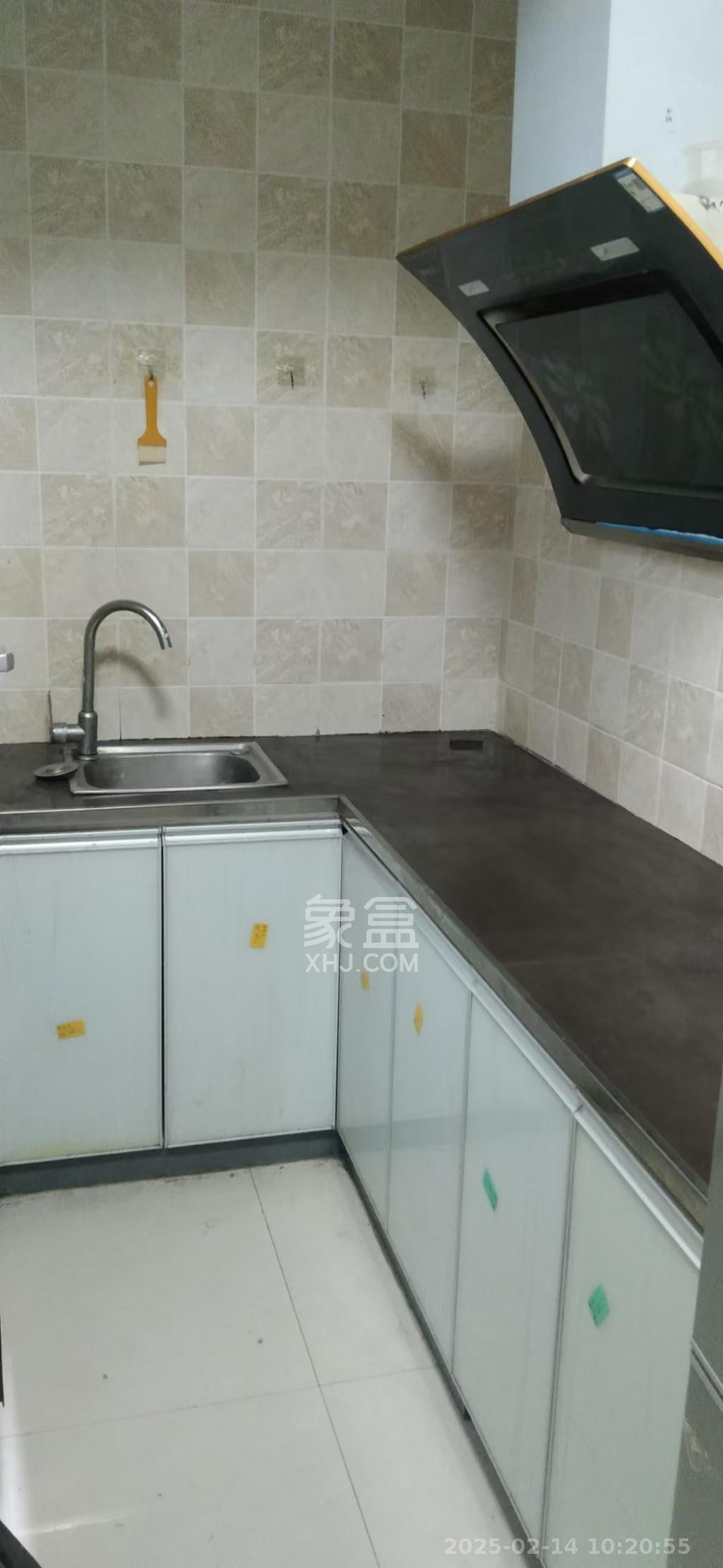 大桥三区 1室1厅1卫 1100.0元/月 大桥三区 1室1厅1卫 1100.0元/月室内图