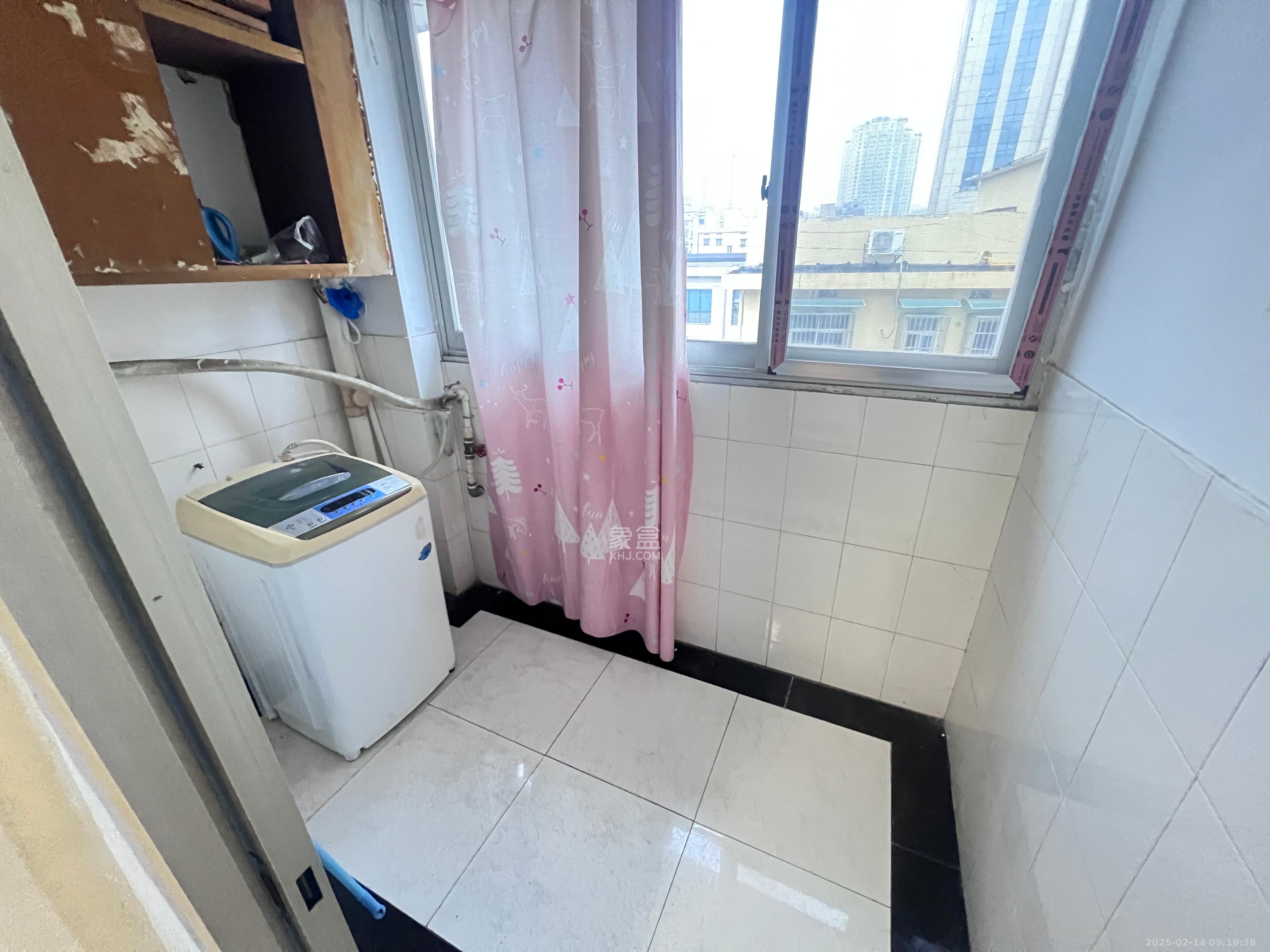 百纺大院宿舍 2室1厅1卫 950.0元/月 百纺大院宿舍 2室1厅1卫 950.0元/月室内图