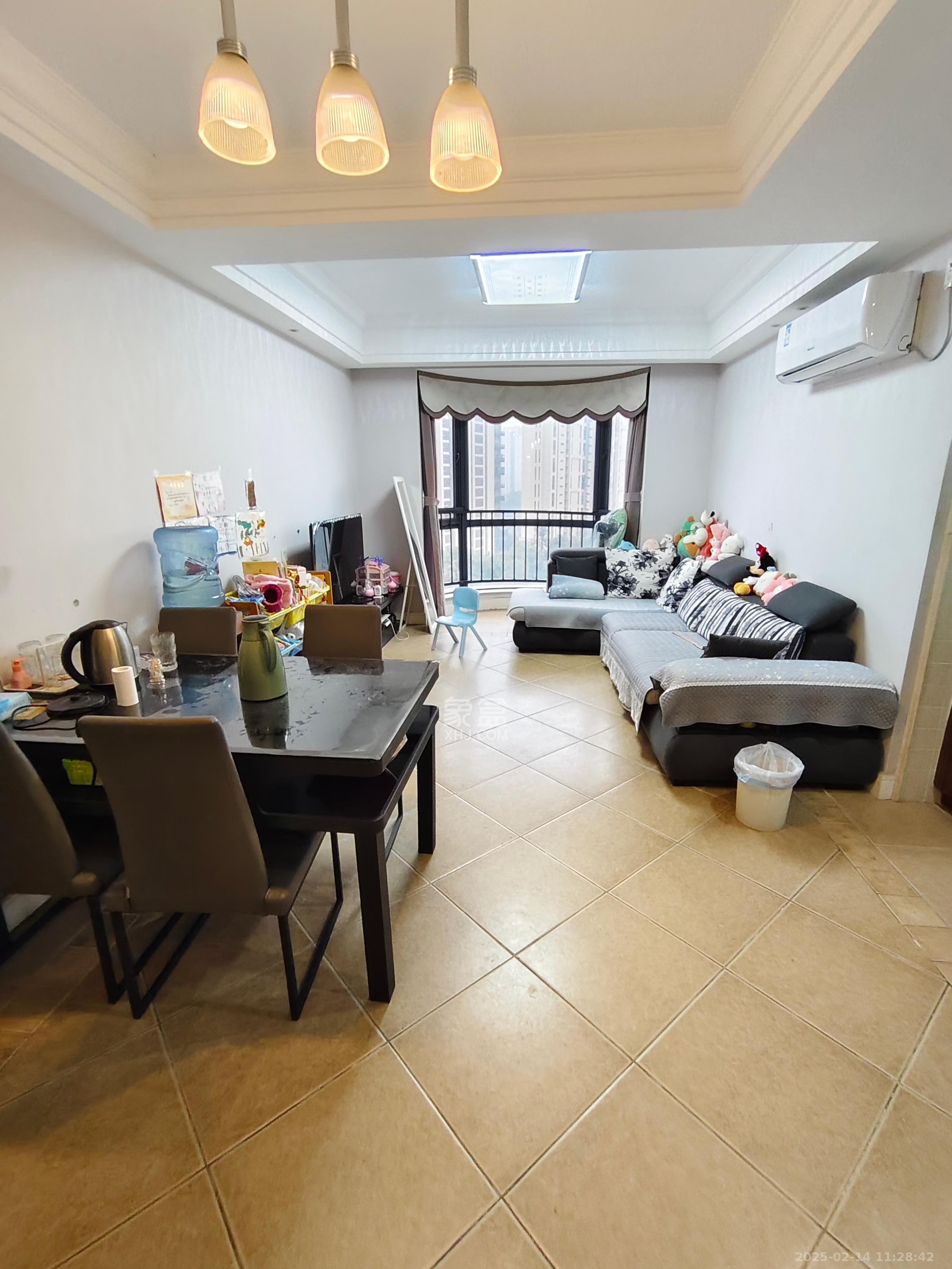 保利城(中航城国际社区、郡原美村) 2室1厅1卫 2200.0元/月 保利城(中航城国际社区、郡原美村) 2室1厅1卫 2200.0元/月室内图