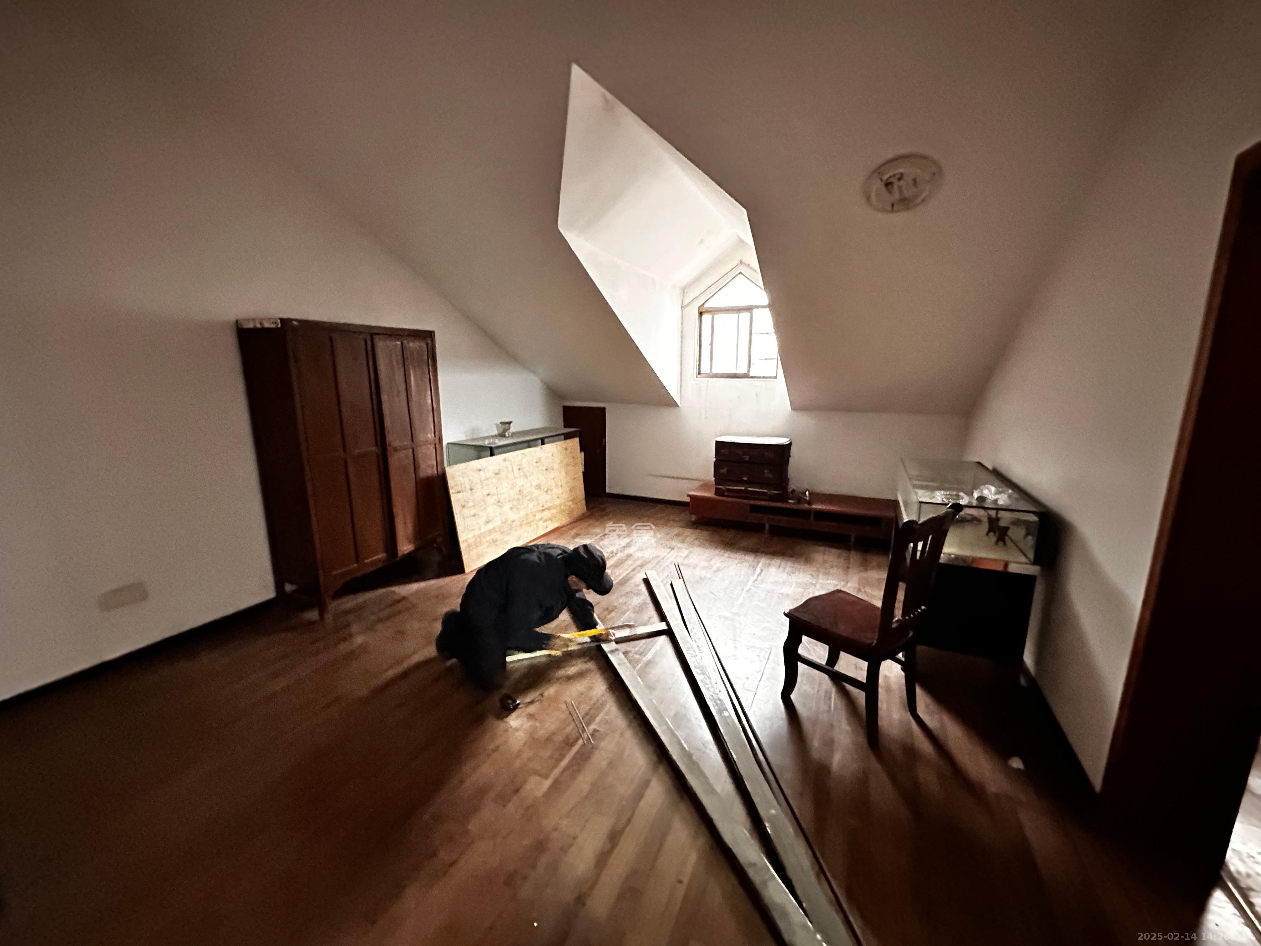 莲湖汽配城 1室2厅1卫 3200.0元/月 莲湖汽配城 1室2厅1卫 3200.0元/月室内图