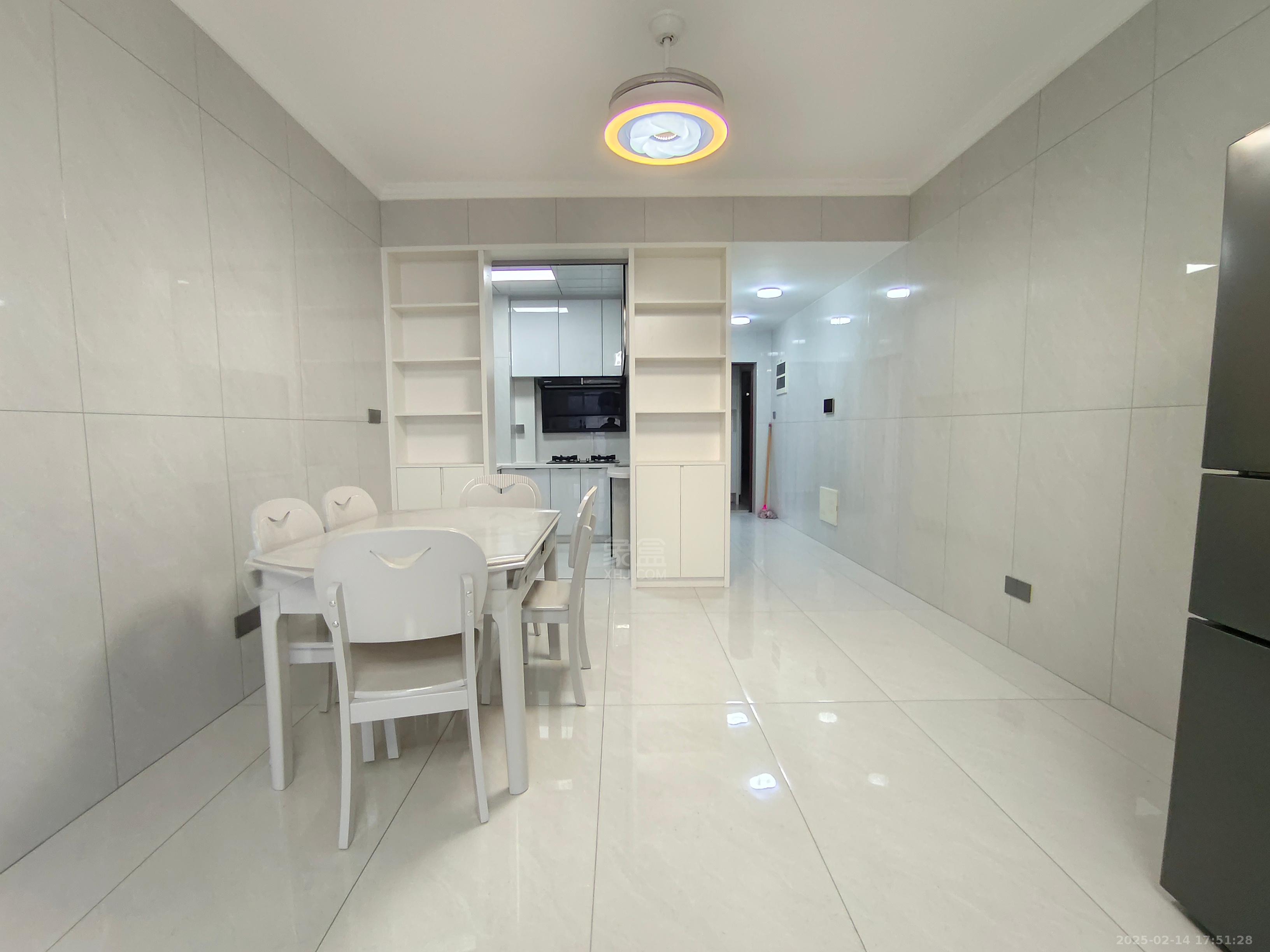 春藤公馆  3室2厅1卫    2200.0元/月 春藤公馆  3室2厅1卫    2200.0元/月室内图