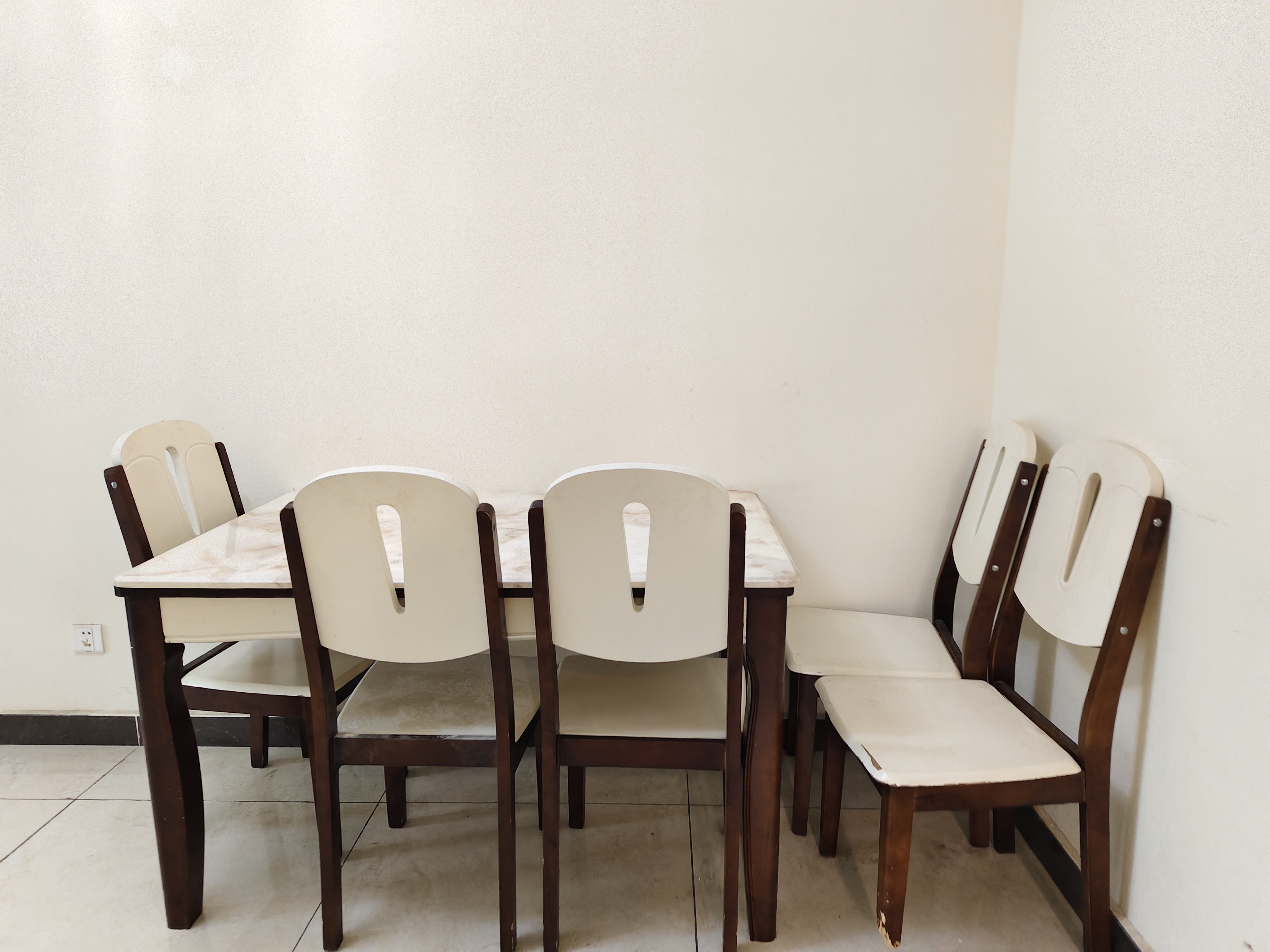 恒大绿洲 2室2厅1卫 1500.0元/月 恒大绿洲 2室2厅1卫 1500.0元/月室内图